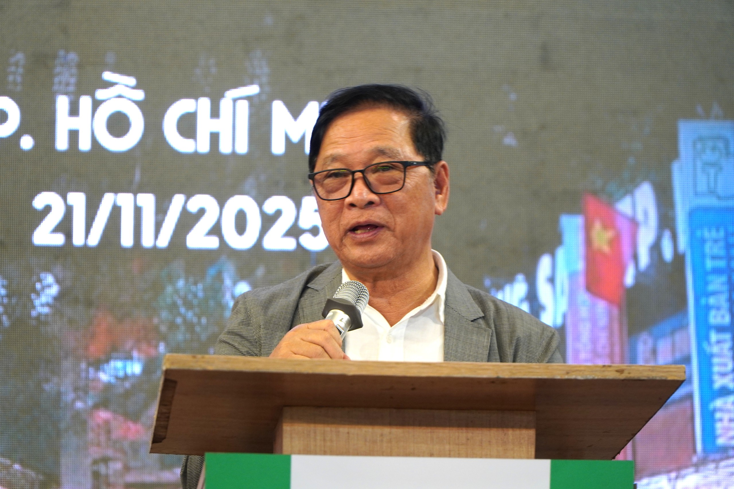 TP.HCM thử nghiệm 'Ngày hội sách và văn hóa đêm' tại đường sách- Ảnh 1.