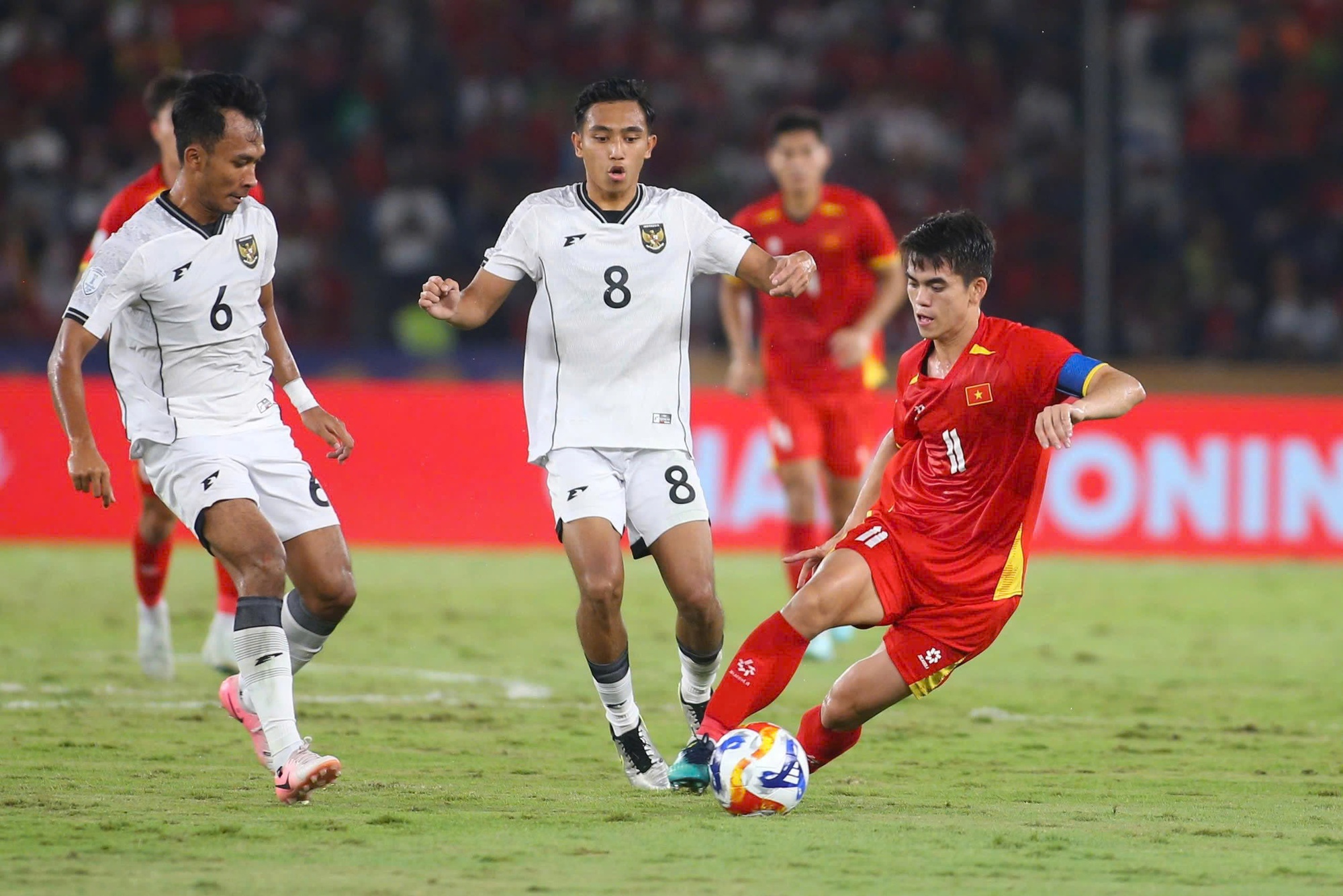 U.23 Việt Nam chốt mảnh ghép cuối vì hành trình săn vàng SEA Games: Cái khó ló cái khôn- Ảnh 2.