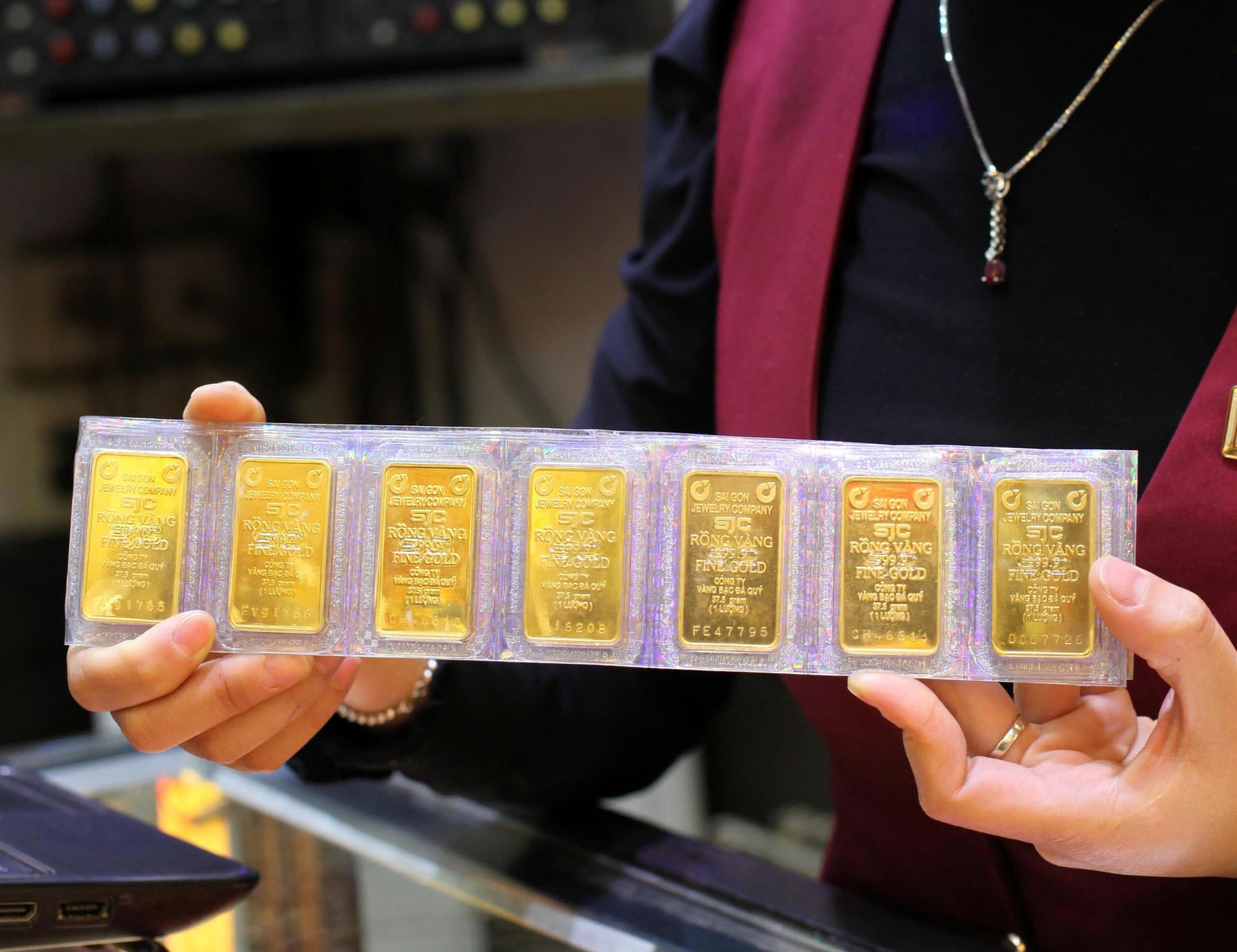 Vàng giảm giá nhưng rủi ro tăng- Ảnh 2.