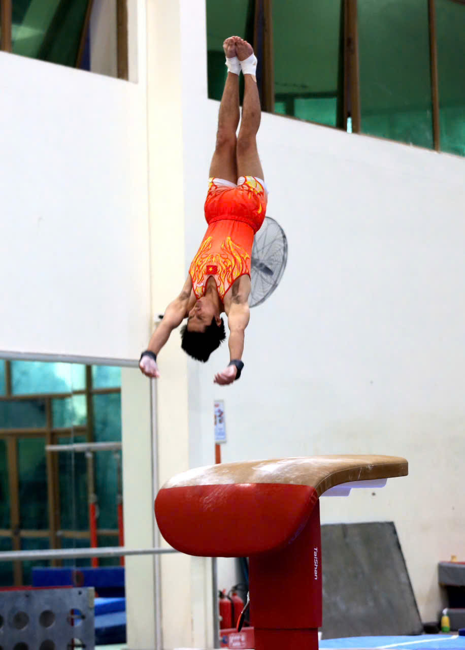 'Hot boy’ thể dục dụng cụ và giấc mơ vàng SEA Games 33: Khi bị Thái Lan làm khó- Ảnh 5.