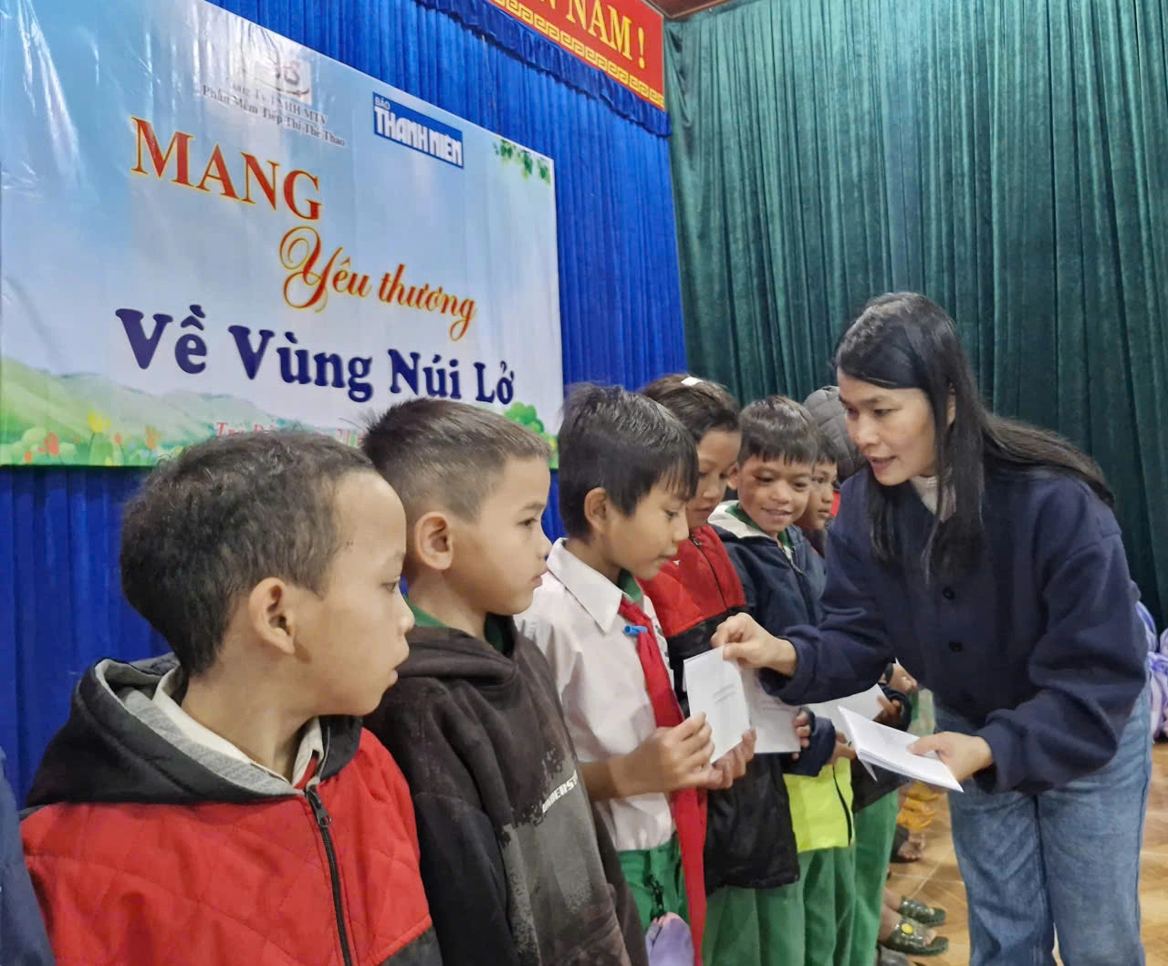 Gieo lại niềm tin nơi vùng núi lở - Ảnh 4.