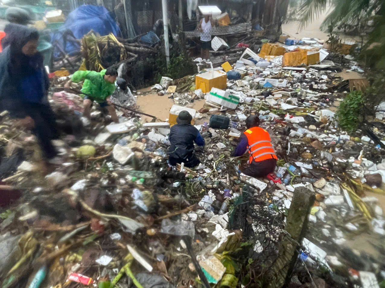 Công an Đắk Lắk triển khai Zalo Mini App SOS hỗ trợ khẩn cấp đồng bào- Ảnh 3.