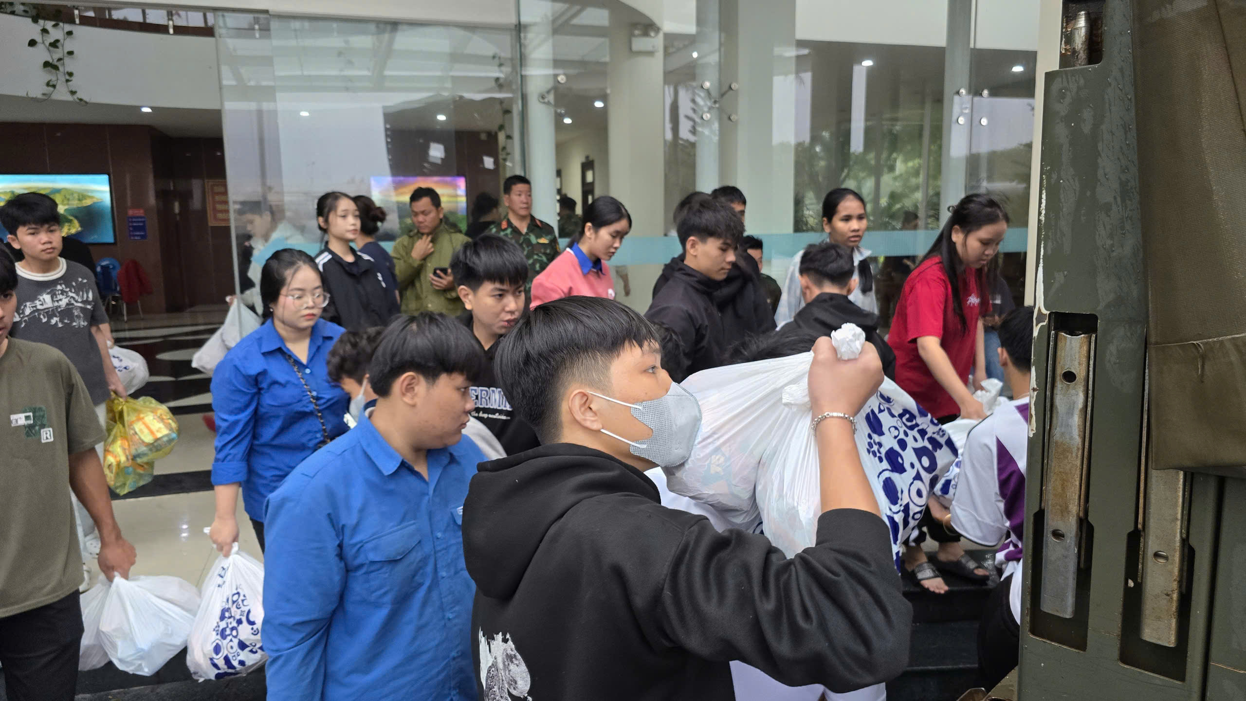 - Ảnh 14. - Ảnh 14.