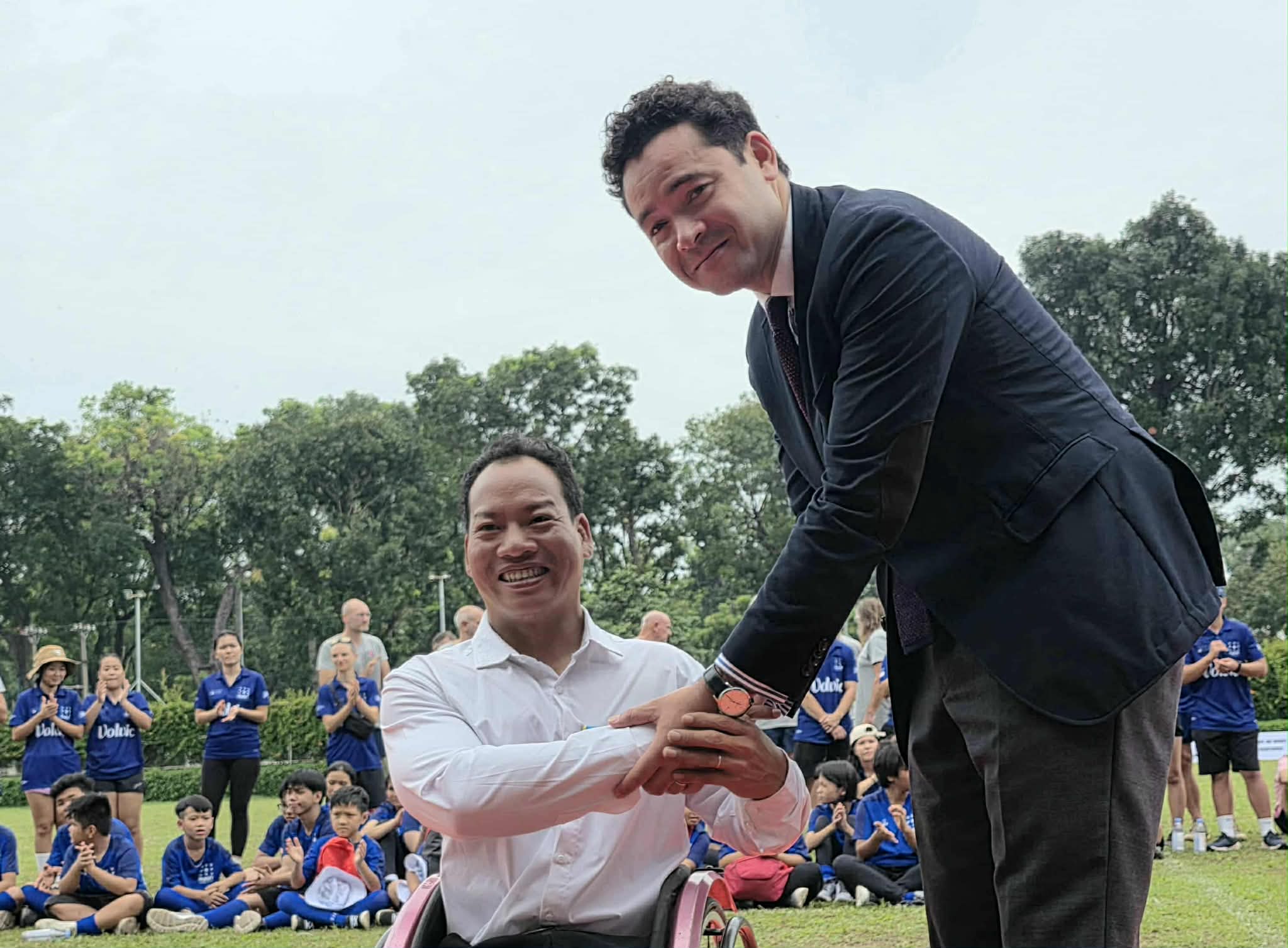 Pháp trao huy chương vàng cho những nỗ lực của VĐV Lê Văn Công- Ảnh 1.