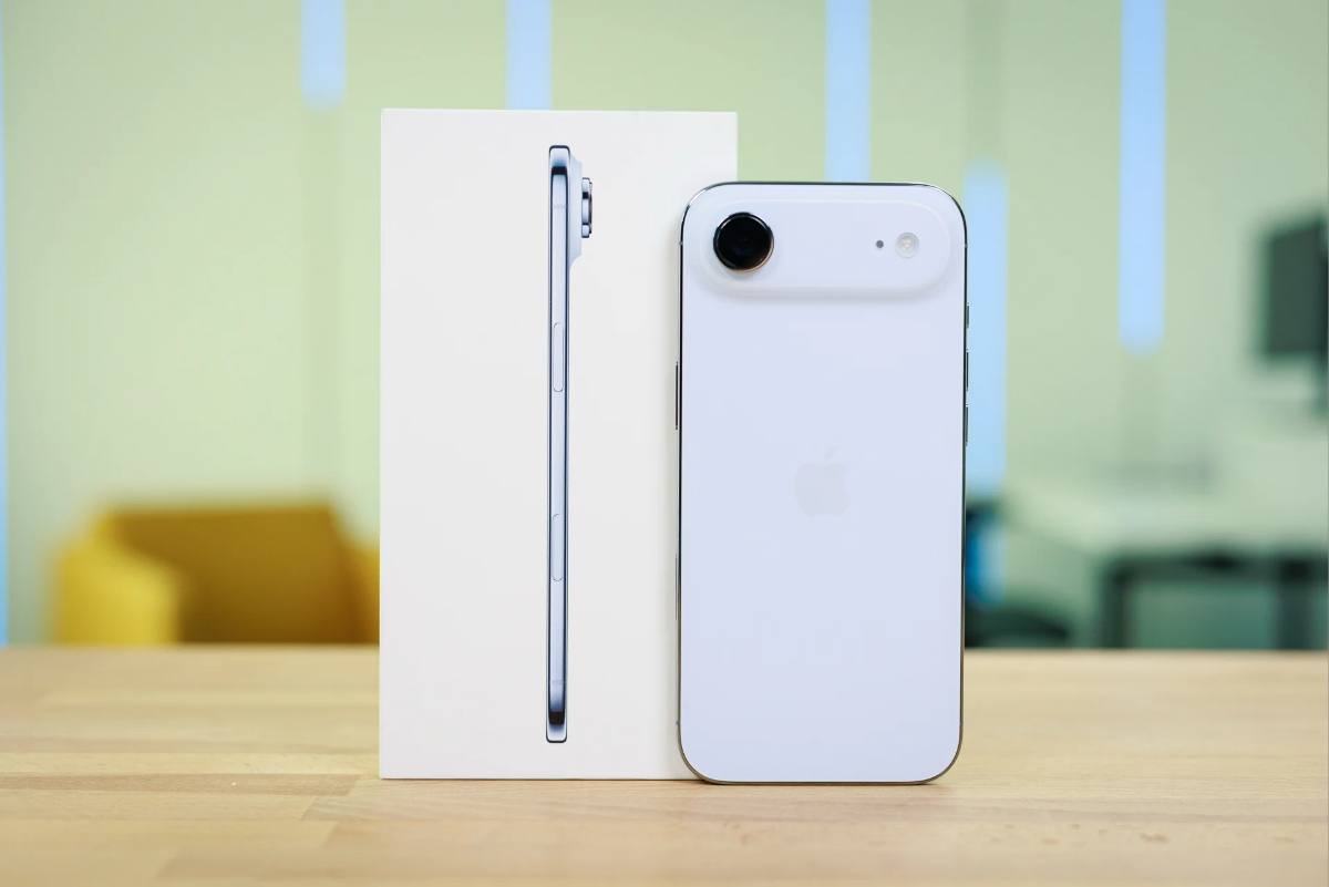 Apple làm điều chưa từng có để 'đấu tay đôi' Galaxy S - Ảnh 2.