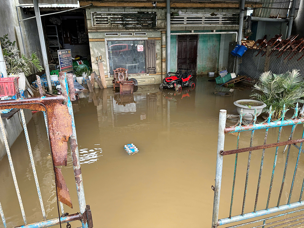 Những ngôi làng trơ trụi sau lũ - Ảnh 3.