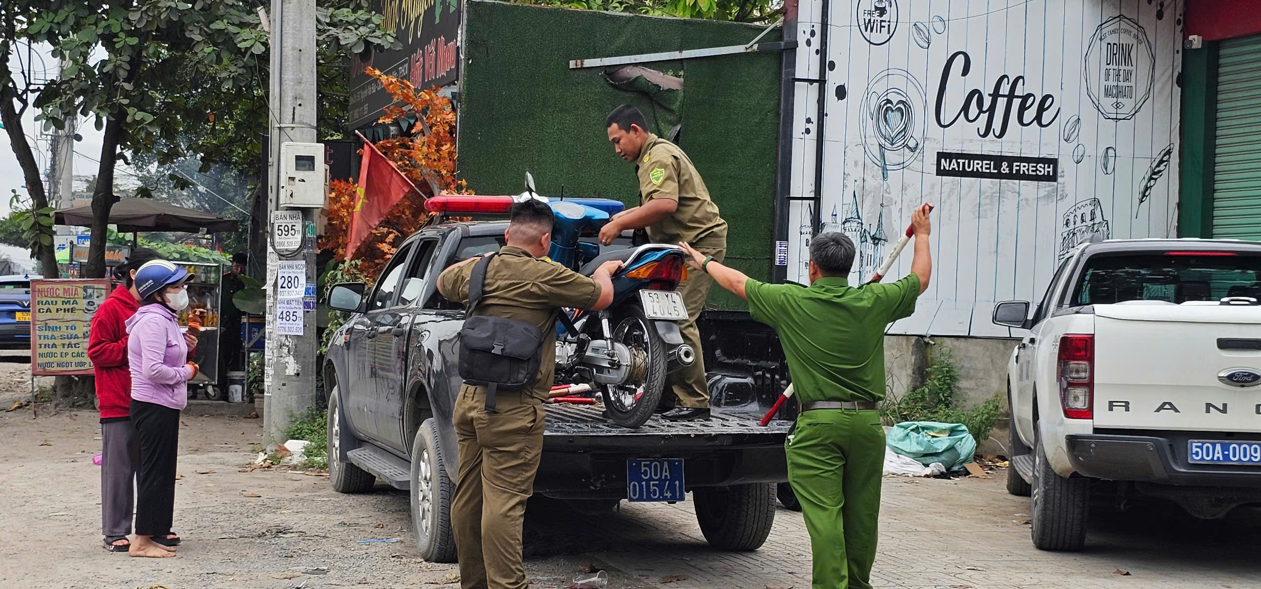 Ông bà ngoại đi đón cháu gặp tai nạn: Ông tử vong, cháu bị thương - Ảnh 3.