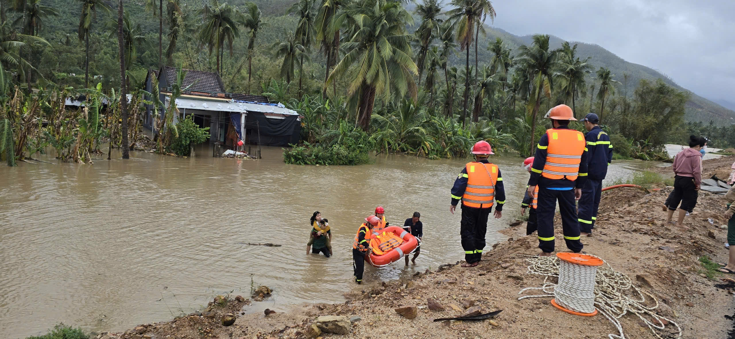 - Ảnh 5. - Ảnh 5.