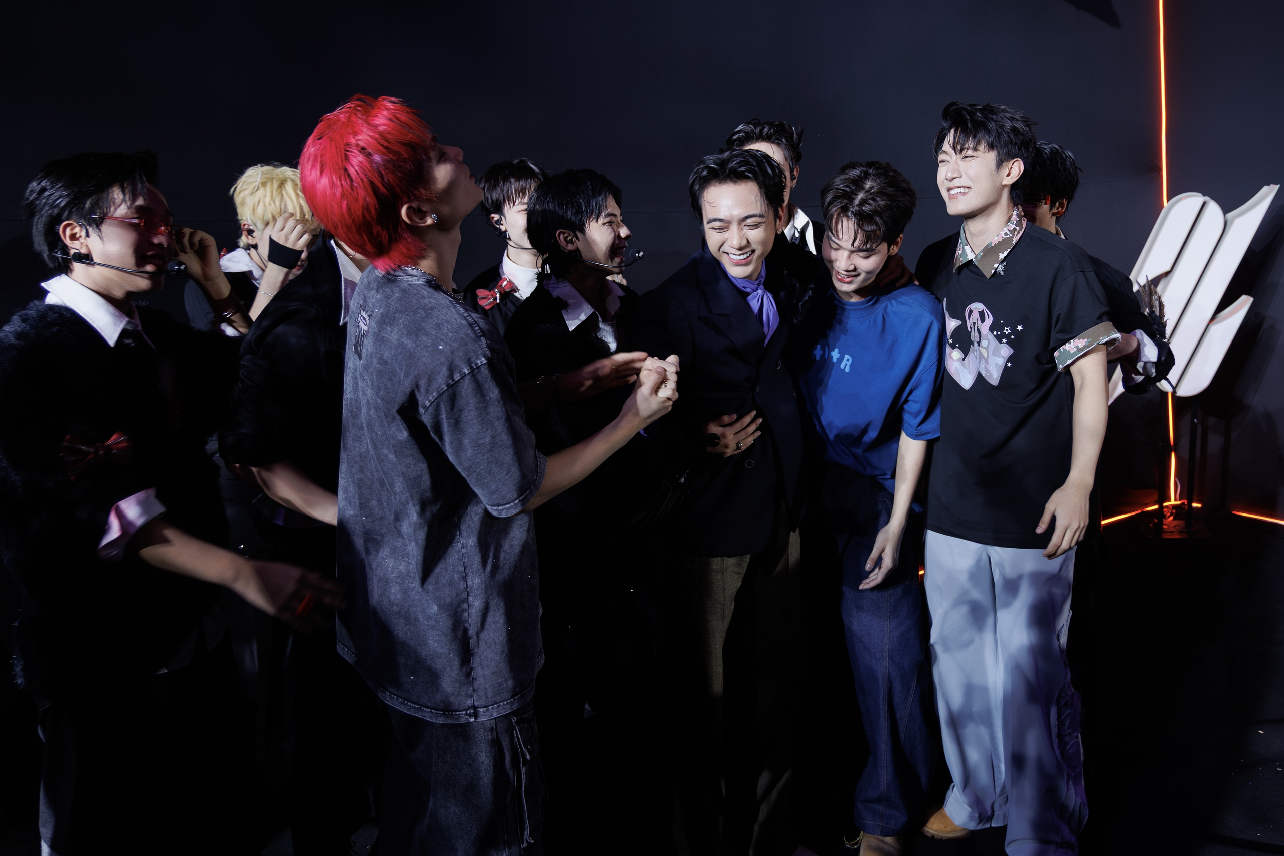 Lý do Soobin khóc nghẹn trên sóng truyền hình - Ảnh 2.