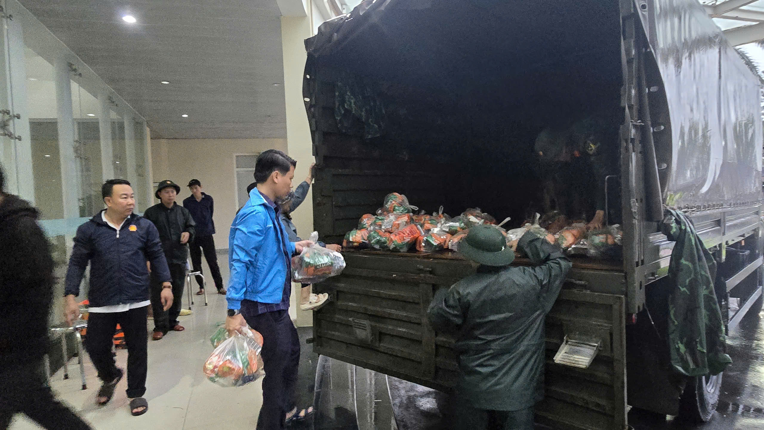 - Ảnh 13. - Ảnh 13.