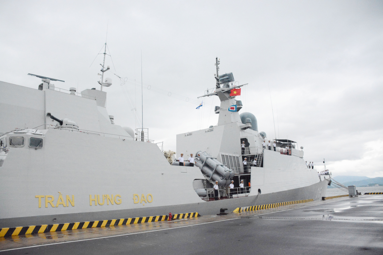 - Foto 1. Tàu hộ vệ tên lửa Trần Hưng Đạo lên đường thăm Trung Quốc, Nhật Bản, Hàn Quốc - Ảnh 1.