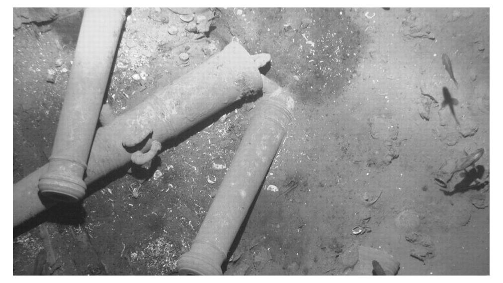 Colombia thu hồi kho báu đầu tiên từ 'chén thánh tàu đắm' 300 năm tuổi - Ảnh 1.