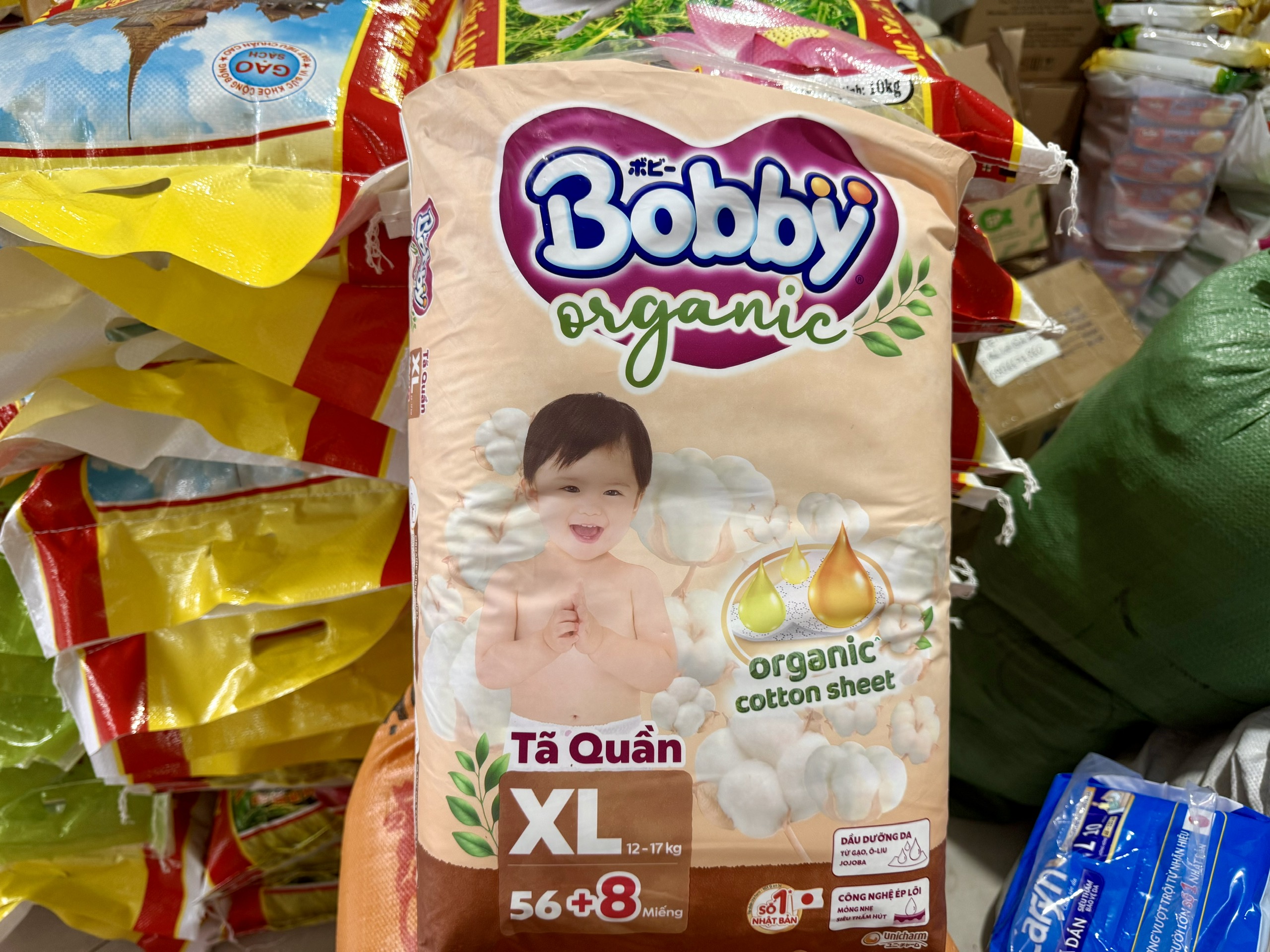 TP.HCM: Người dân Bình Dương cũ khẩn cấp cứu trợ đồng bào miền Trung - Ảnh 4.