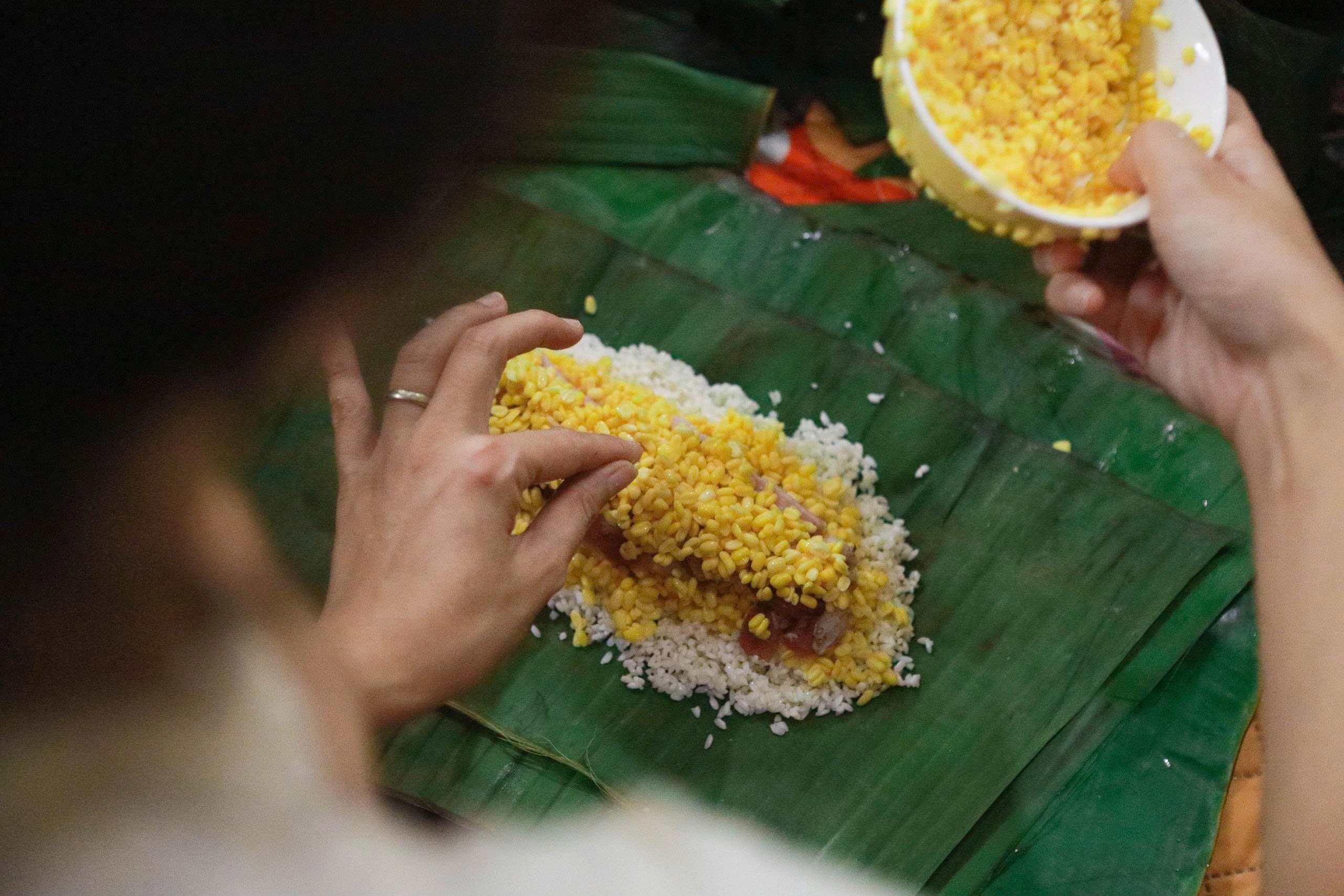 Tấm lòng người TP.HCM giúp vùng lũ: 'Nửa đêm đi gõ cửa các cửa hàng bán nếp'- Ảnh 5.