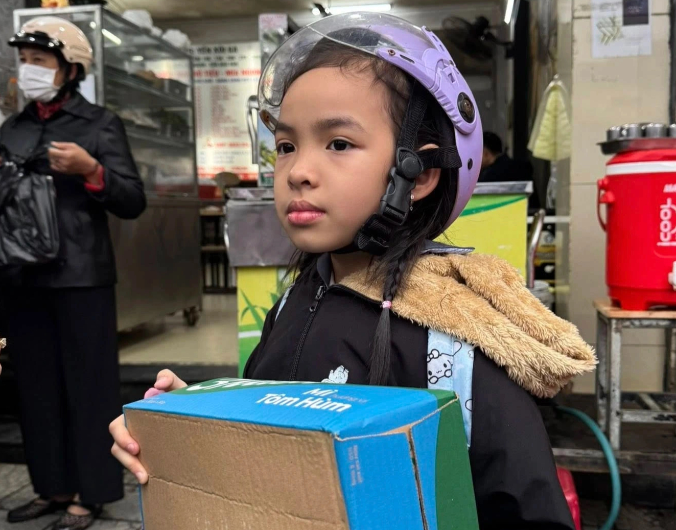 Tấm lòng người Huế hướng về vùng lũ Phú Yên sau thiên tai lũ lụt - Ảnh 7.