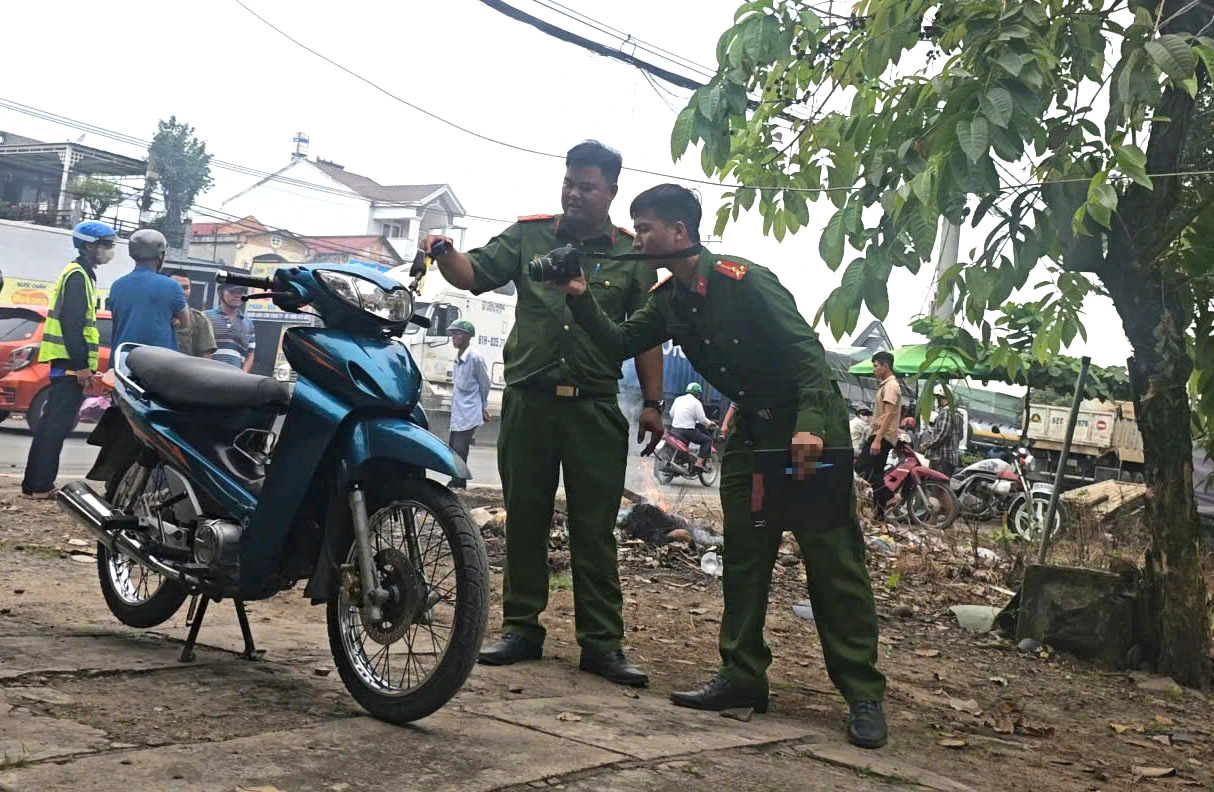 Ông bà ngoại đi đón cháu gặp tai nạn: Ông tử vong, cháu bị thương - Ảnh 2.