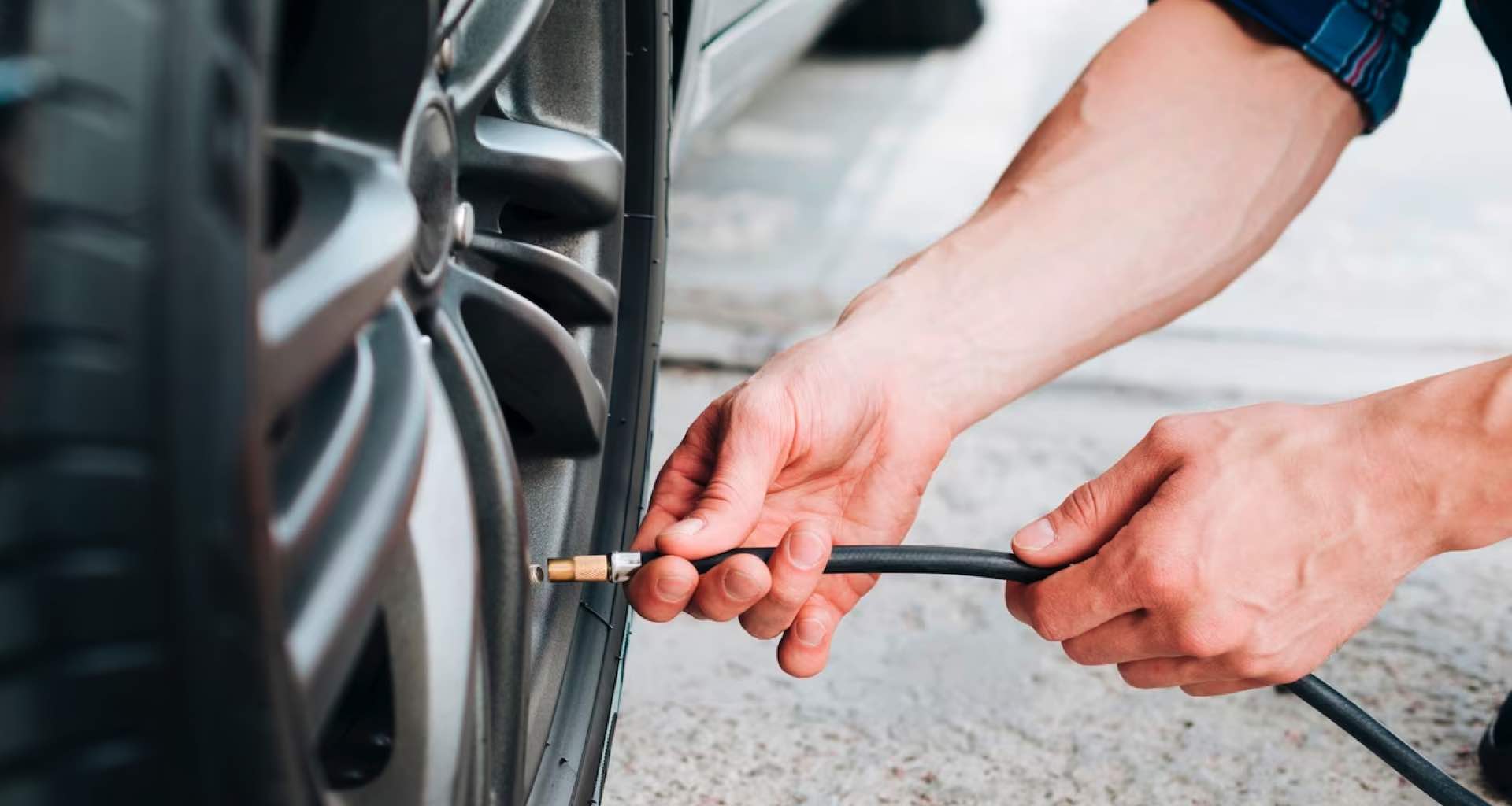 Khác biệt giữa khí thường và khí nitơ, người dùng cần biết khi bơm lốp ô tô - Ảnh 2.