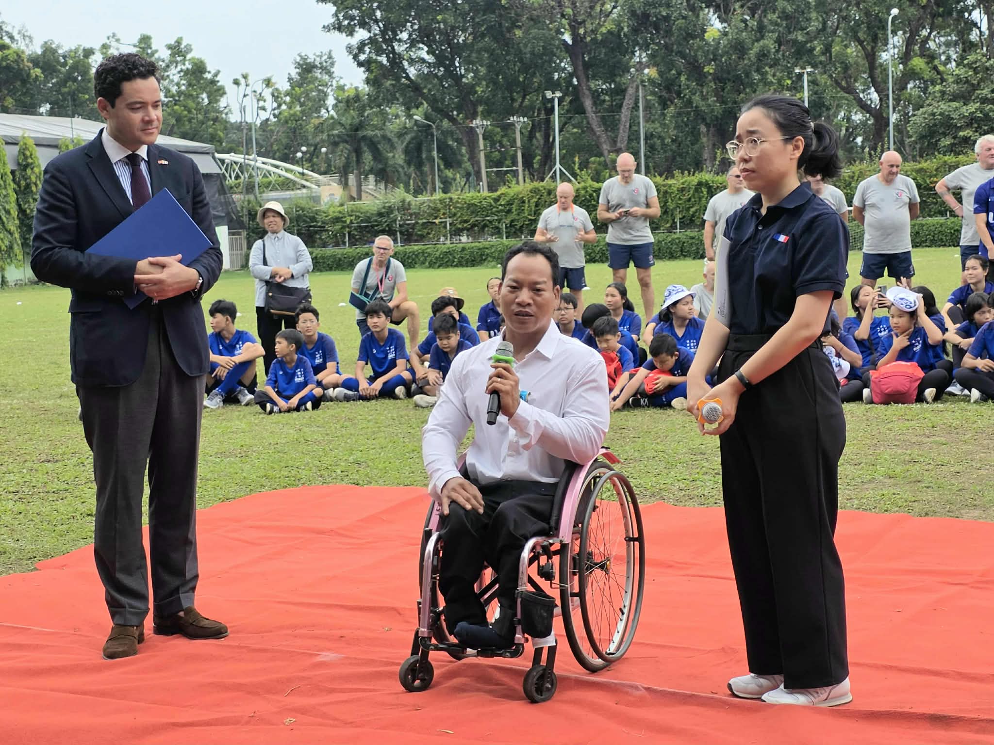 Pháp trao huy chương vàng cho những nỗ lực của VĐV Lê Văn Công- Ảnh 2.