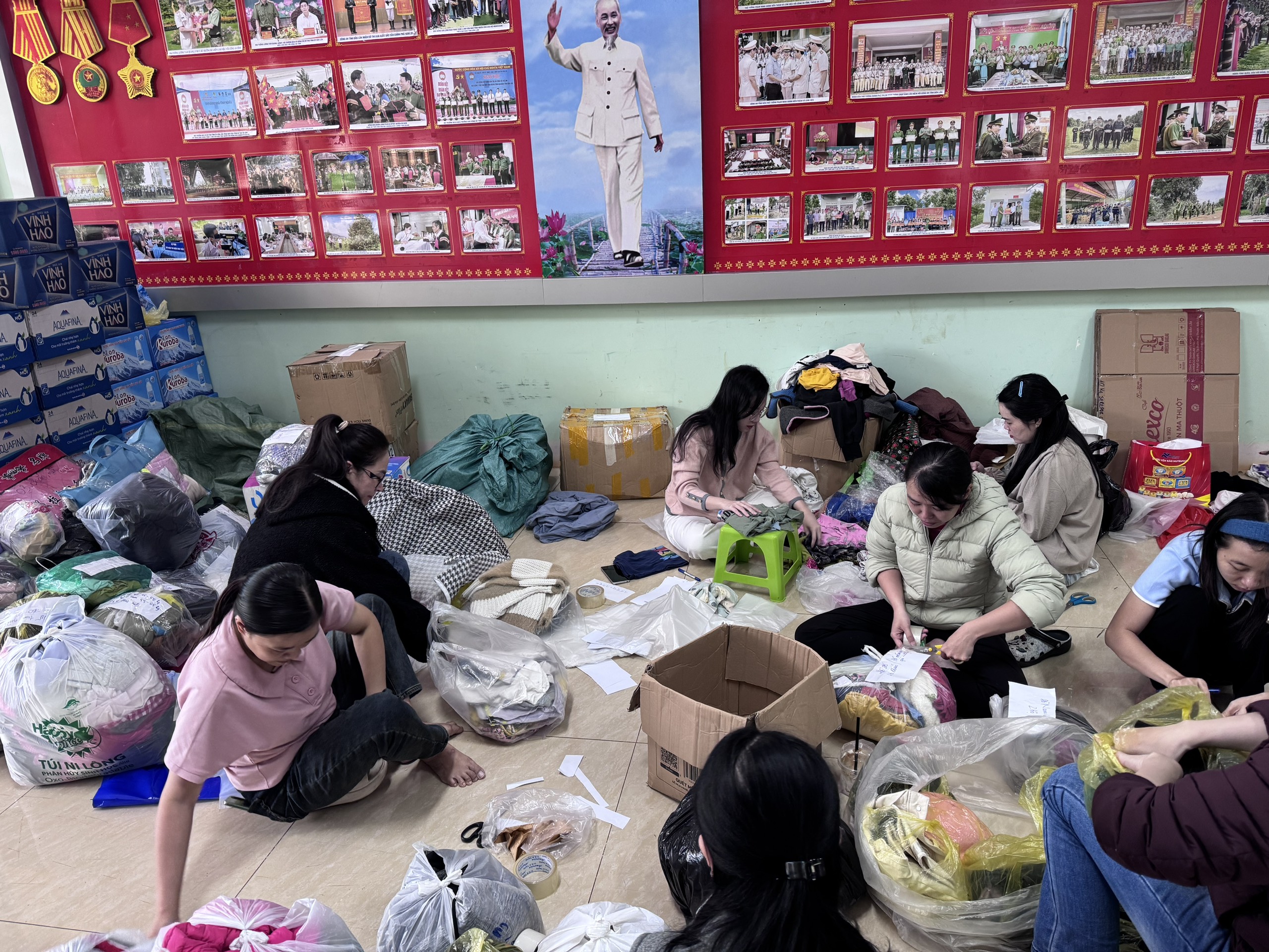 Công an Khánh Hòa, Đắk Lắk, Gia Lai: Xuyên ngày đêm cứu dân và cứu trợ- Ảnh 3.