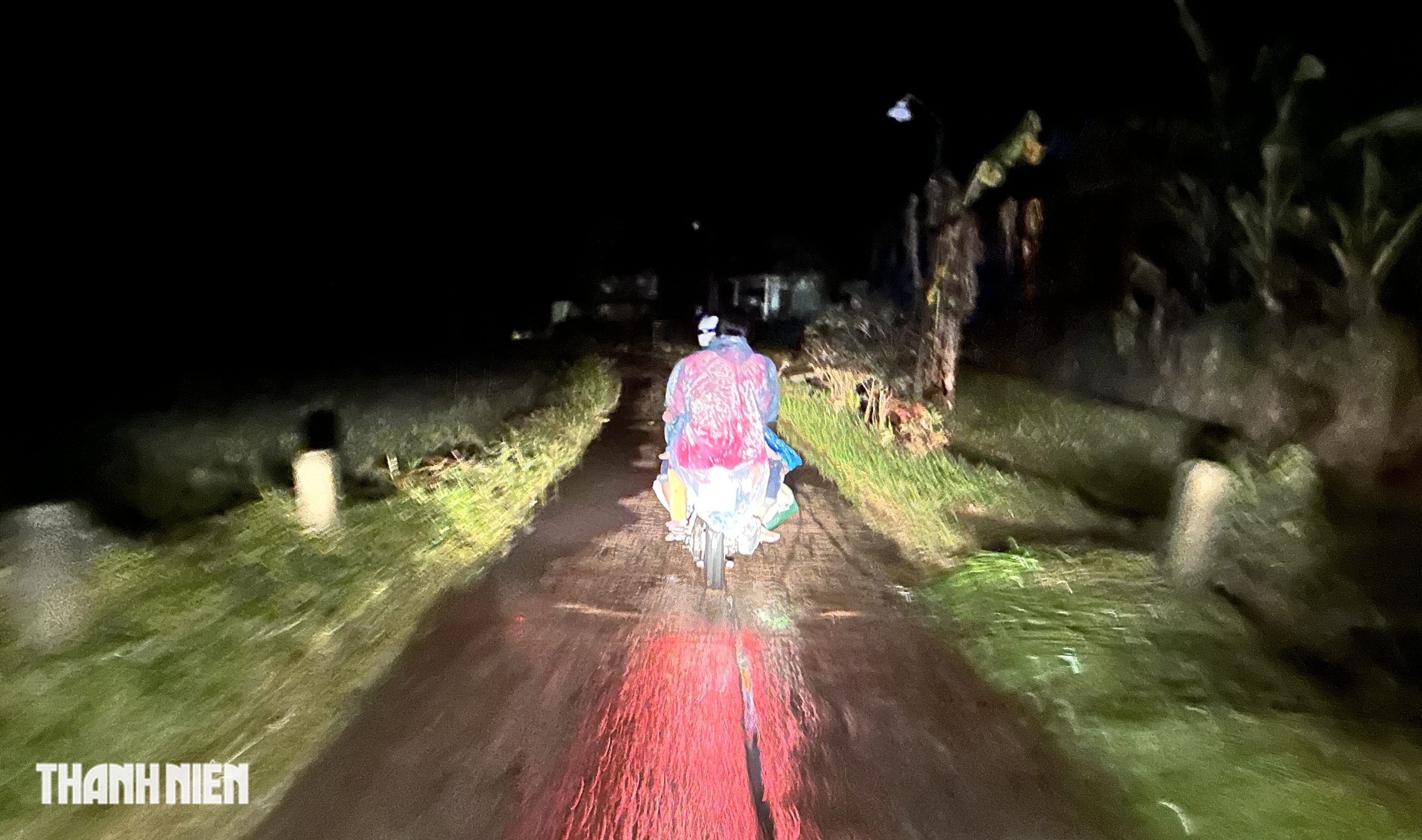 Rốn lũ xã Hòa Thịnh: Vật lộn cơ hàn sau những ngày lũ dữ- Ảnh 5.