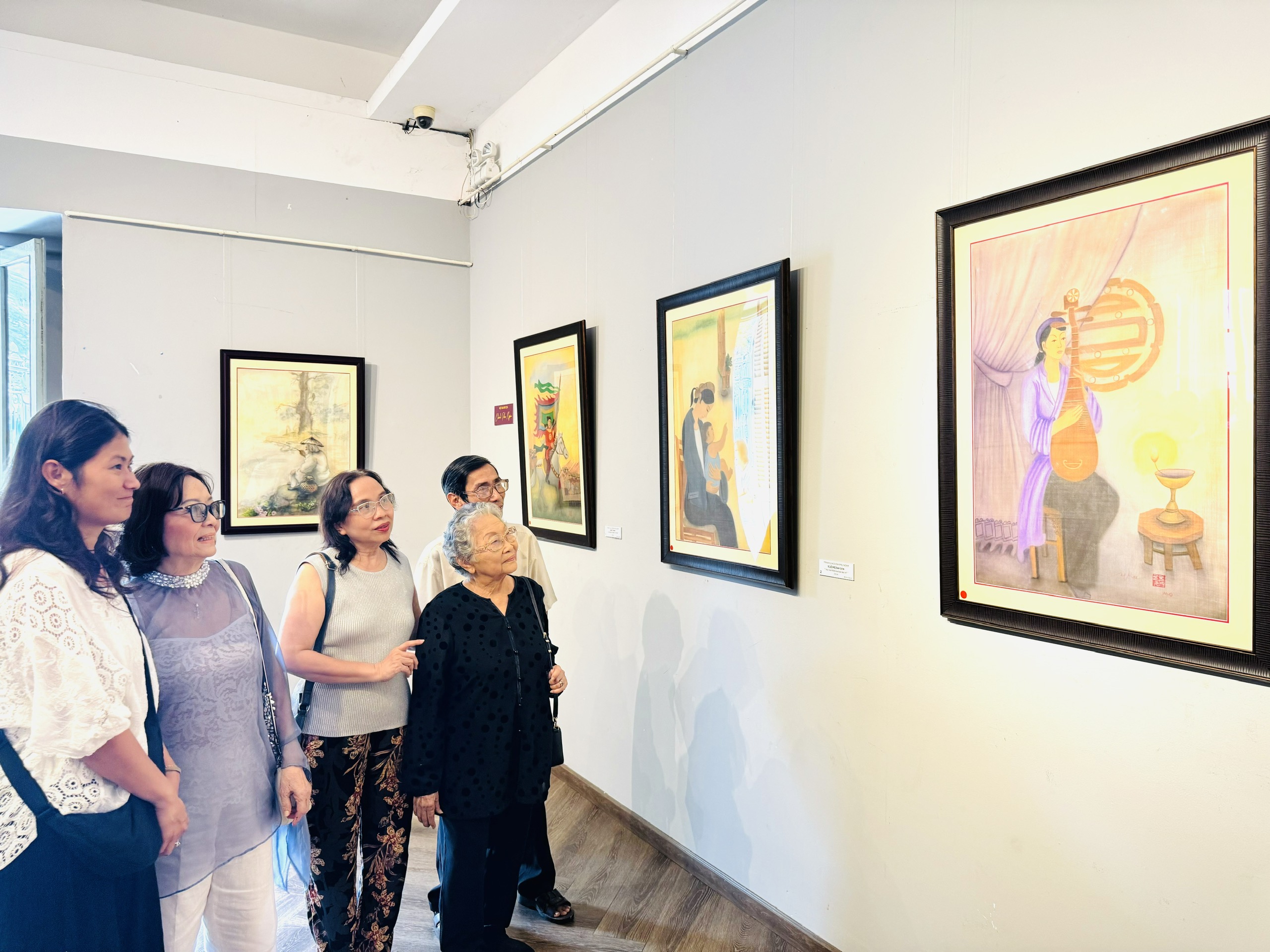 'Chinh phụ ngâm': Se duyên tri âm giữa Đặng Trần Côn và Đoàn Thị Điểm qua... lụa- Ảnh 5.