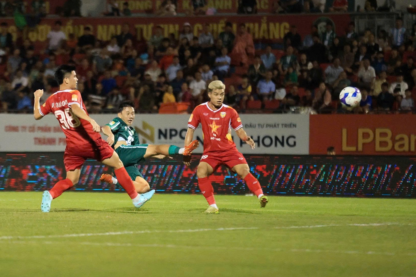 Cựu sao HAGL cực hay, Trường Tươi Đồng Nai lại thắng đội V-League: Vào tứ kết Cúp quốc gia- Ảnh 1.