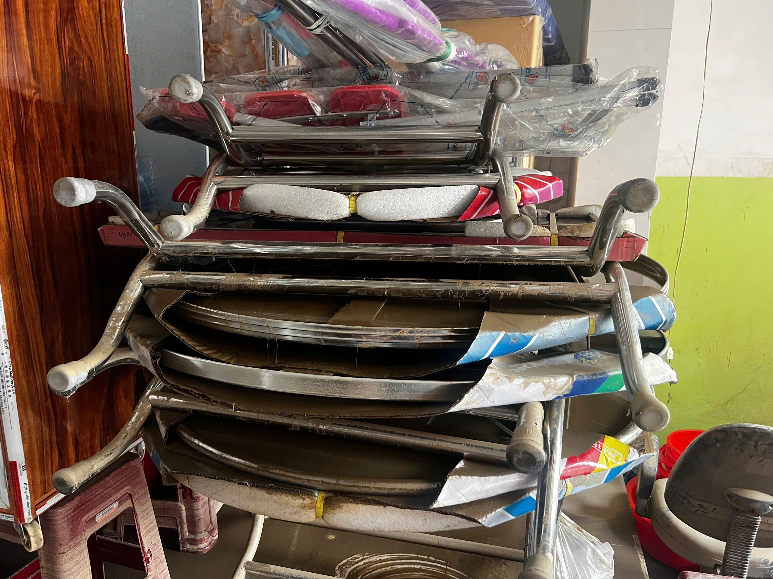 Người dân Tây Hòa (Phú Yên cũ) khóc nghẹn sau lũ dữ: 'Chúng tôi mất hết rồi'- Ảnh 5.