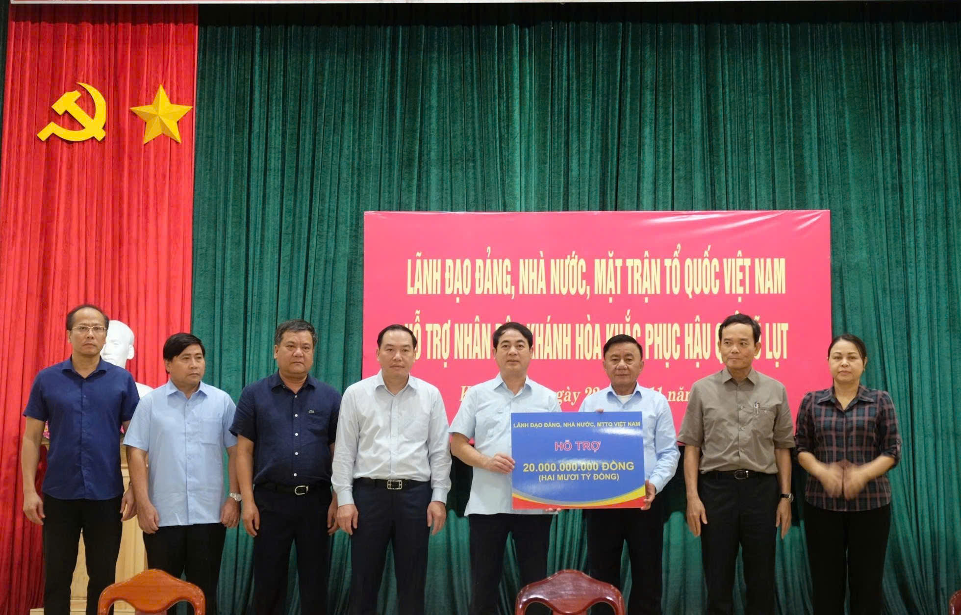 Thường trực Ban Bí thư trao 20 tỉ đồng giúp Khánh Hòa, TP.HCM hỗ trợ 50 tỉ- Ảnh 3.