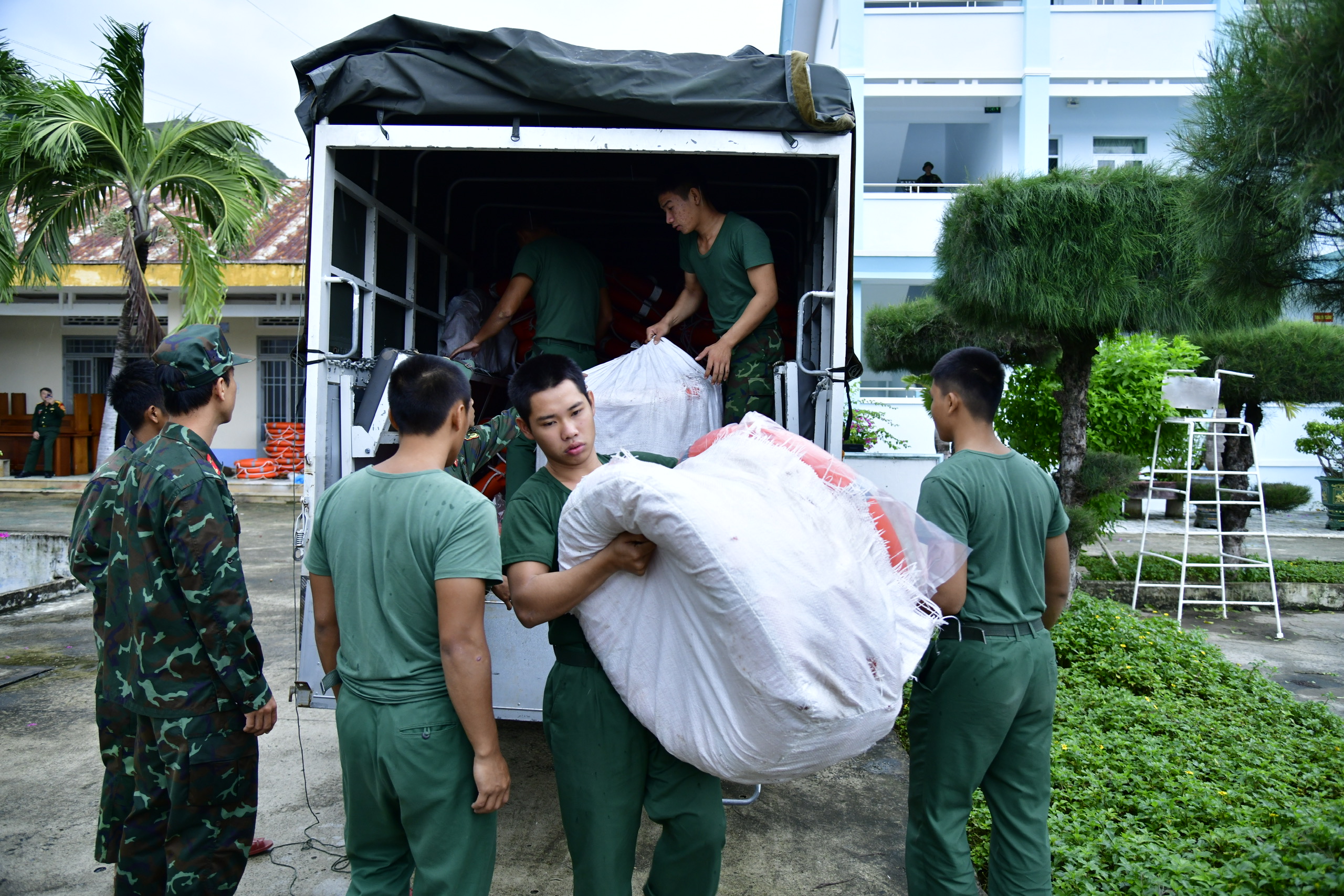 Tổng hợp địa điểm tiếp nhận hàng cứu trợ của TP.HCM- Ảnh 7.