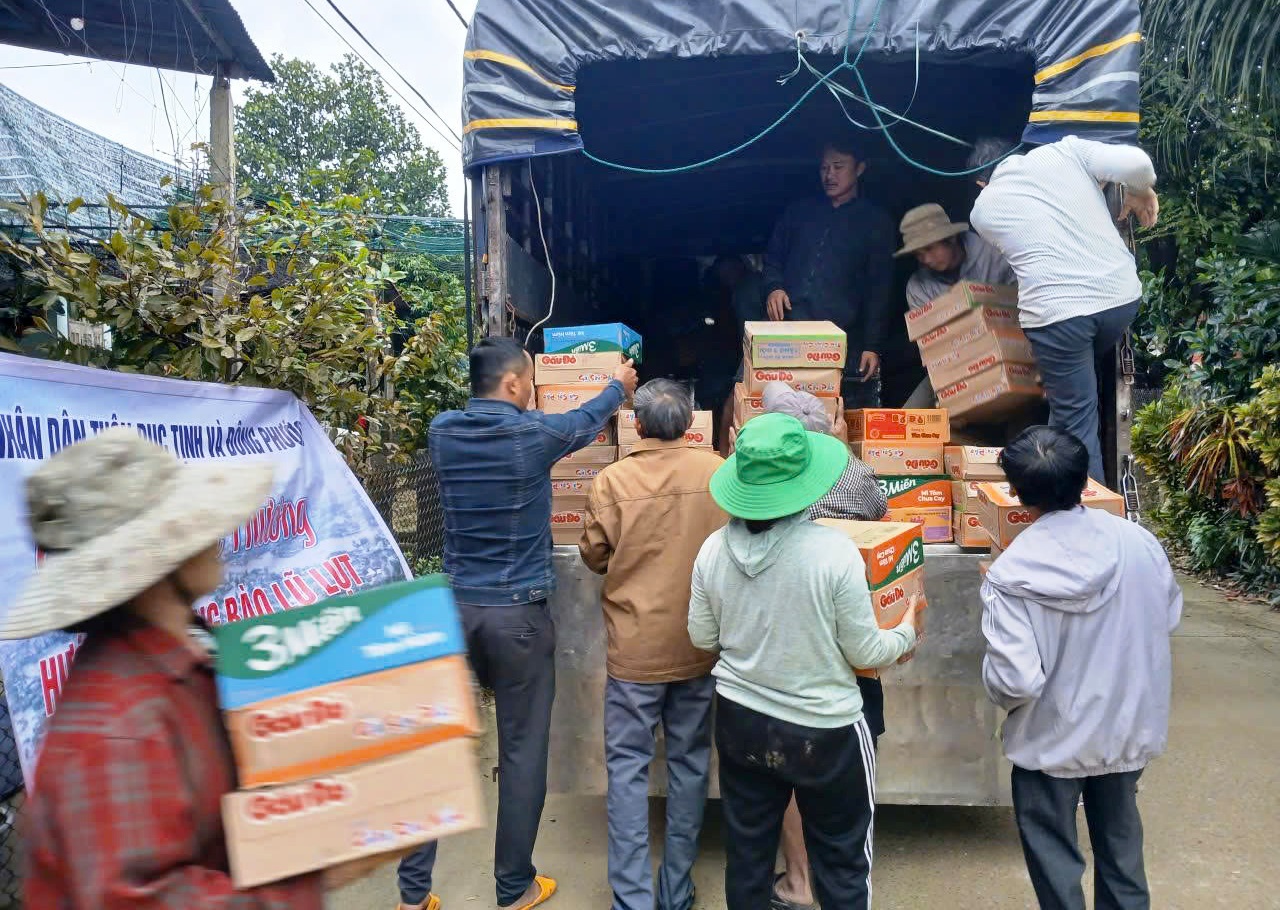 Người Đà Nẵng hướng về vùng lũ: Từ nơi nhận quà cứu trợ thành nơi sẻ chia - Ảnh 5.