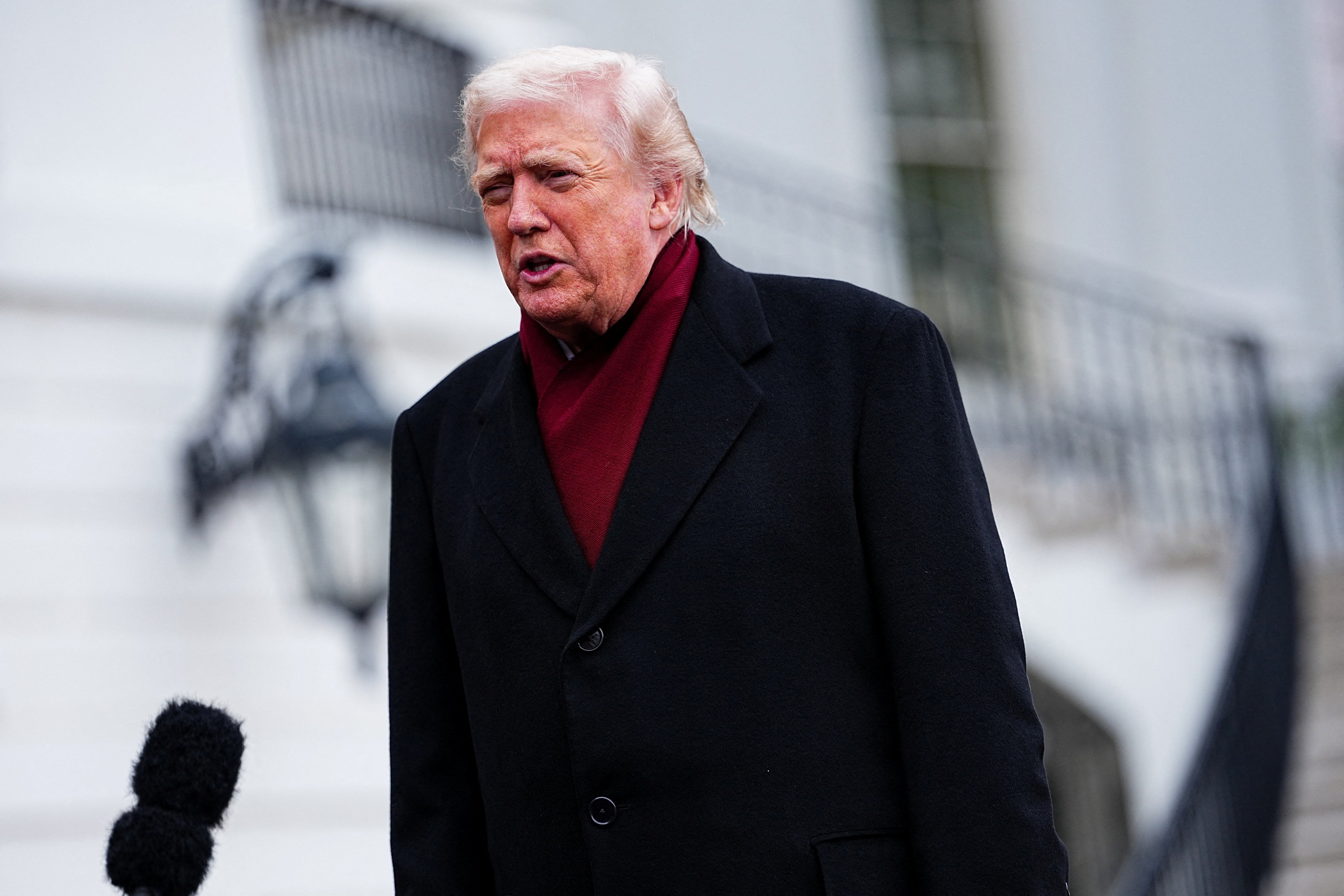 Ông Trump nói gì khi được hỏi nếu Ukraine từ chối kế hoạch hòa bình của Mỹ?