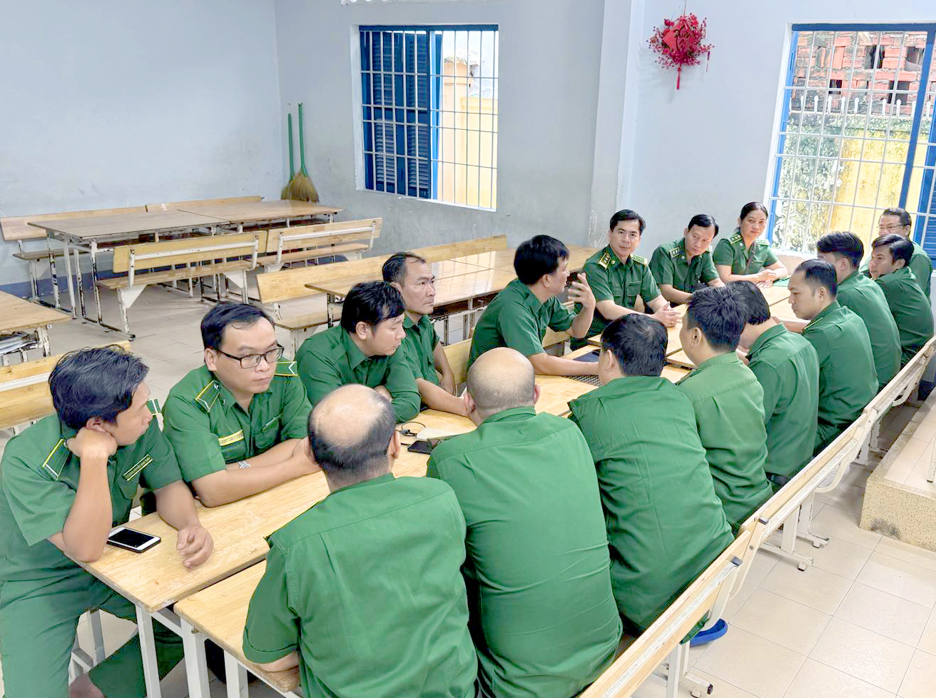 Thanh niên xung phong TP.HCM lên đường trong đêm, tiếp sức Khánh Hòa vượt lũ lịch sử- Ảnh 1.