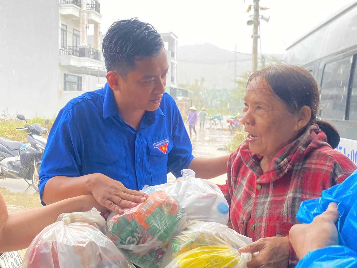 Tuổi trẻ Gia Lai hướng về vùng lũ: Lan tỏa nghĩa tình giữa gian khó - Ảnh 2.