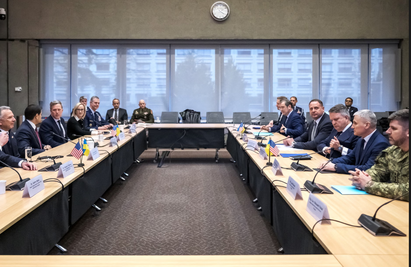 Châu Âu đề xuất phiên bản hòa bình cho Ukraine hoàn toàn khác Mỹ - Ảnh 1.