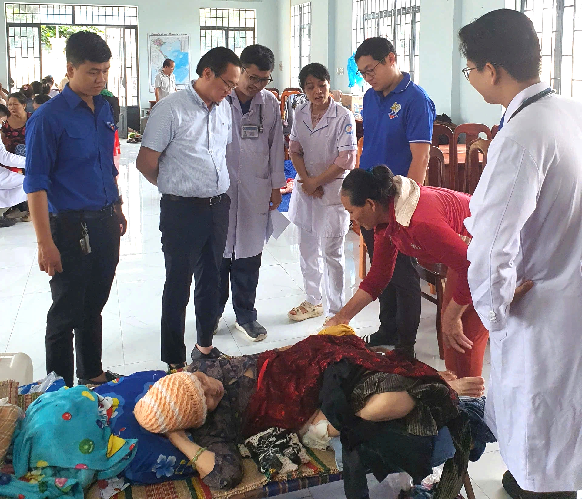 TP.HCM điều động hàng trăm y bác sĩ chi viện cho Khánh Hòa, Phú Yên - Ảnh 4.