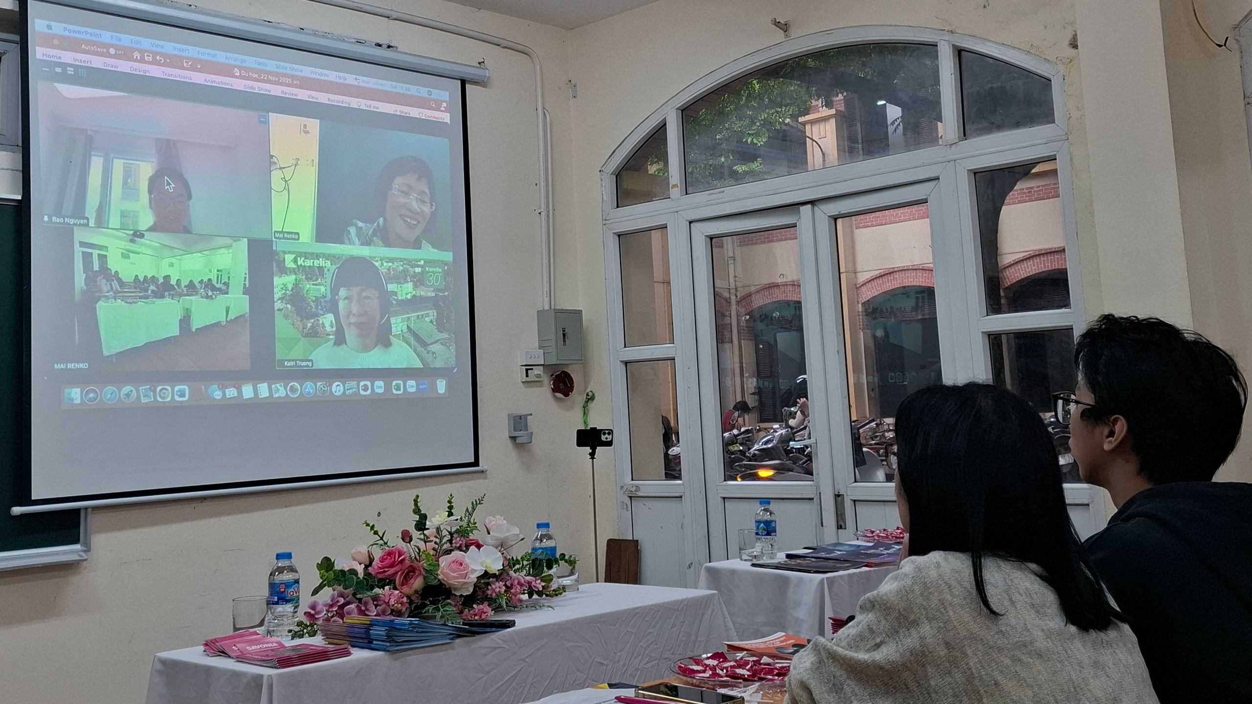 Du học ở đất nước hạnh phúc nhất thế giới tốn kém cỡ nào?- Ảnh 1.