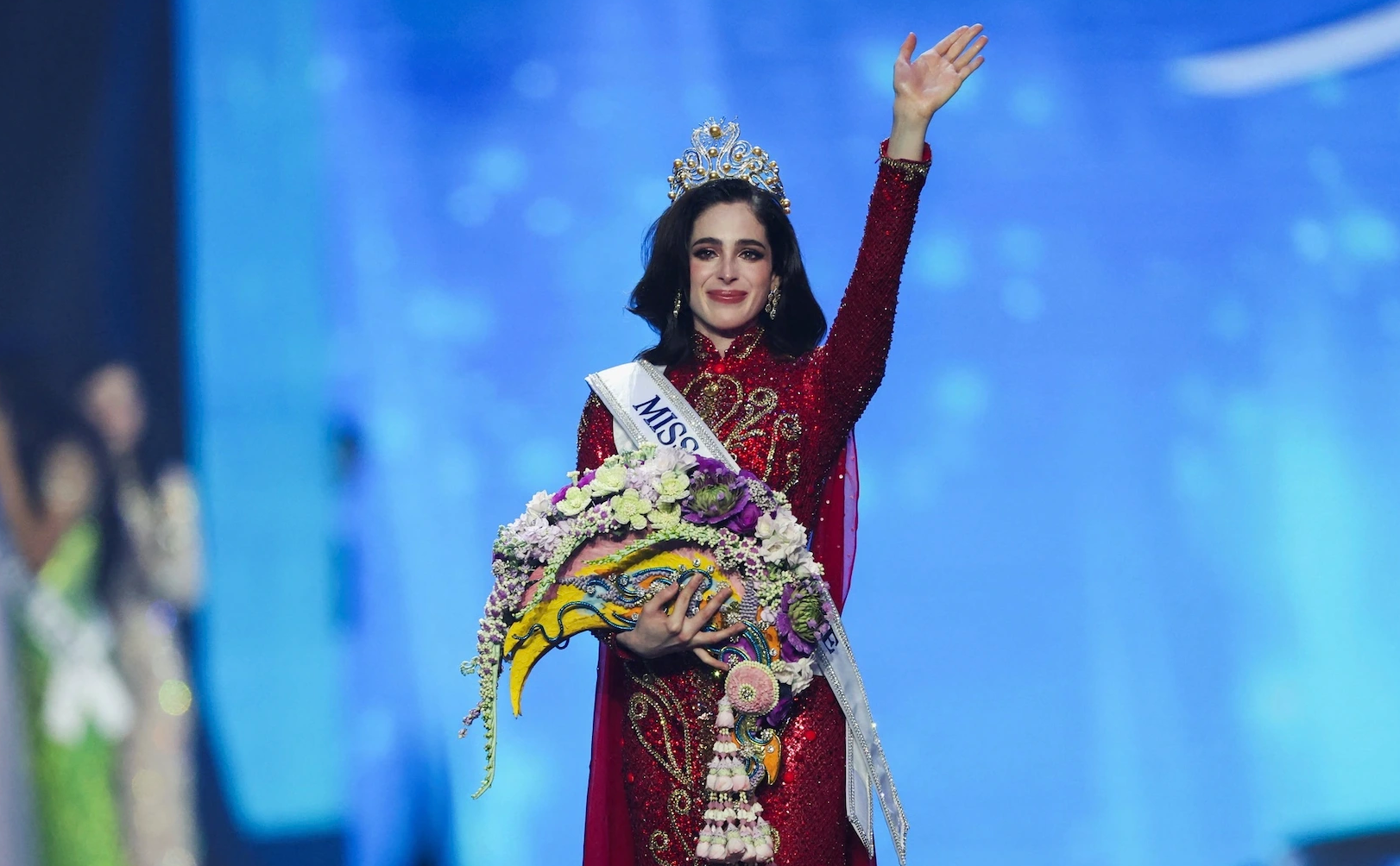 Tân hoa hậu người Mexico Fátima Bosch có nguy cơ mất vương miện Miss Universe? - Ảnh 2. Tân hoa hậu người Mexico Fátima Bosch có nguy cơ mất vương miện Miss Universe? - Ảnh 2.