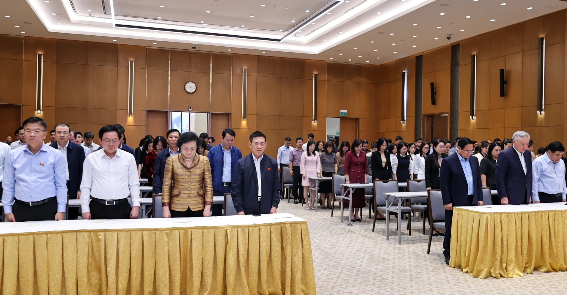 Thủ tướng và lãnh đạo Chính phủ ủng hộ đồng bào miền Trung- Ảnh 1.