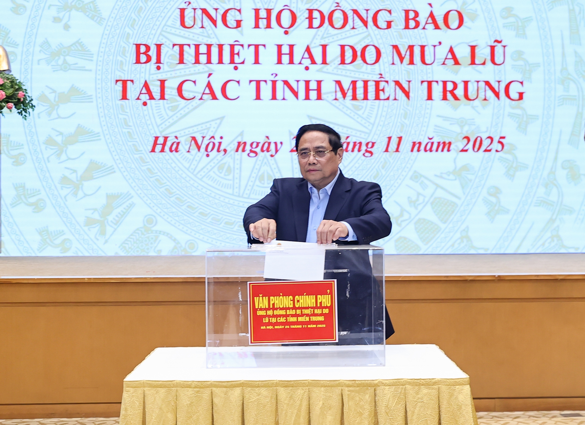 Thủ tướng và lãnh đạo Chính phủ ủng hộ đồng bào miền Trung- Ảnh 2.