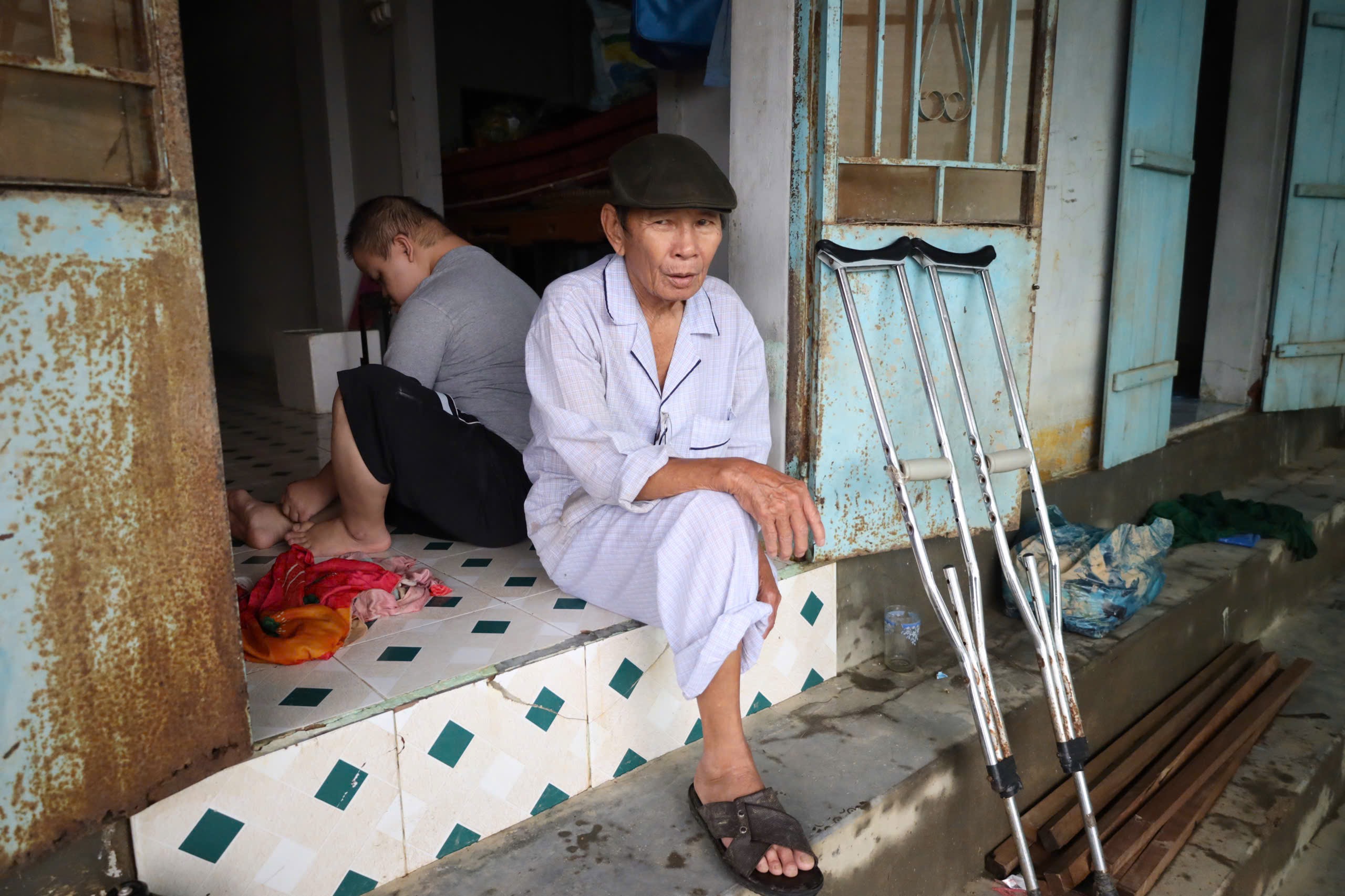 Người hùng của xóm nhỏ giữa lũ dữ ở Hòa Thịnh: Chuyện chiếc ghe cứu mạng người - Ảnh 3.