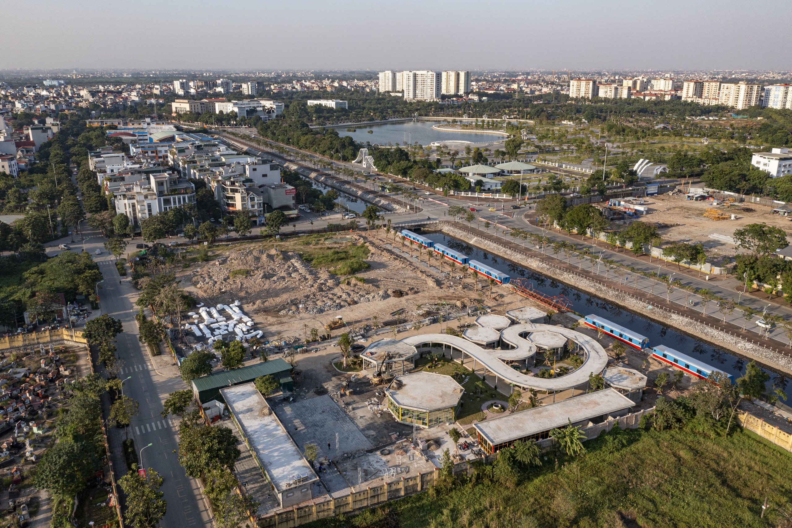 Fedezze fel a Le Mat kígyóvédelmét az egyedülálló hanoi kígyótenyésztő központban - 1. kép. Khám phá bảo tồn rắn Lệ Mật tại Trung tâm nuôi rắn độc đáo ở Hà Nội - Ảnh 1.