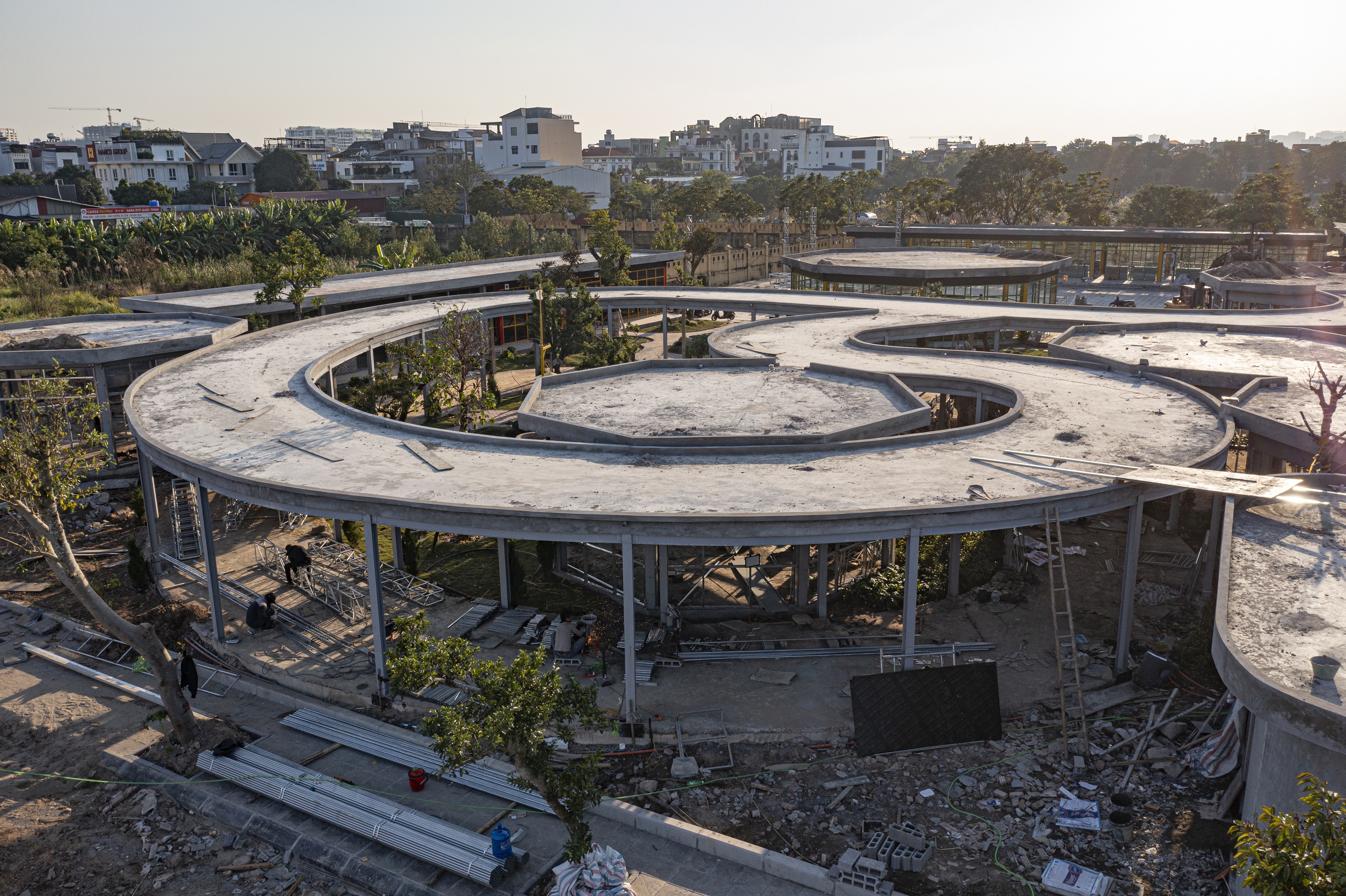 Fedezze fel a Le Mat kígyóvédelmét az egyedülálló hanoi kígyótenyésztő központban - 3. kép. Khám phá bảo tồn rắn Lệ Mật tại Trung tâm nuôi rắn độc đáo ở Hà Nội - Ảnh 3.