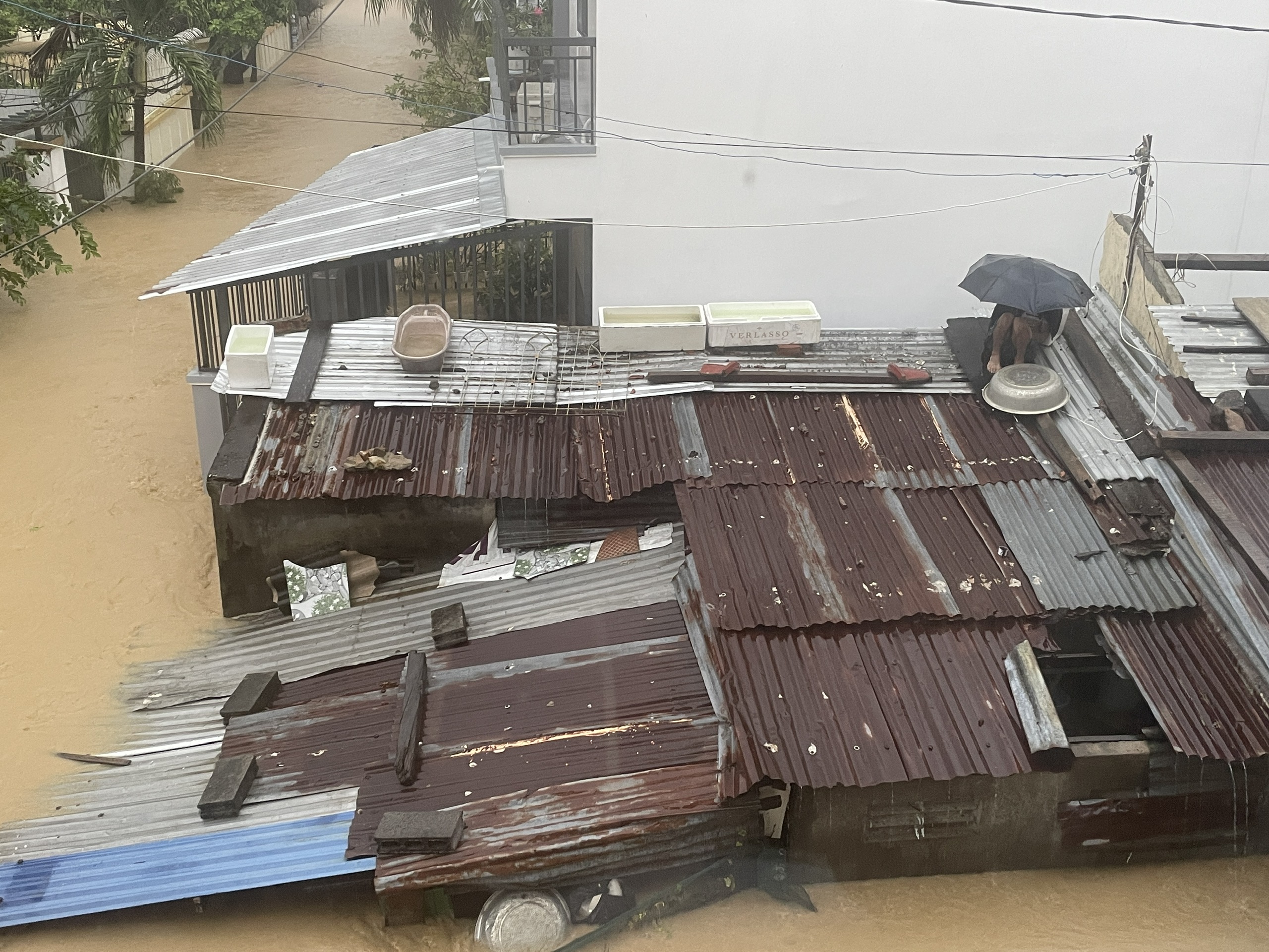 Khánh Hòa thông báo khẩn cấp xả lũ 2 hồ chứa - Ảnh 2. Khánh Hòa thông báo khẩn cấp xả lũ 2 hồ chứa - Ảnh 2.