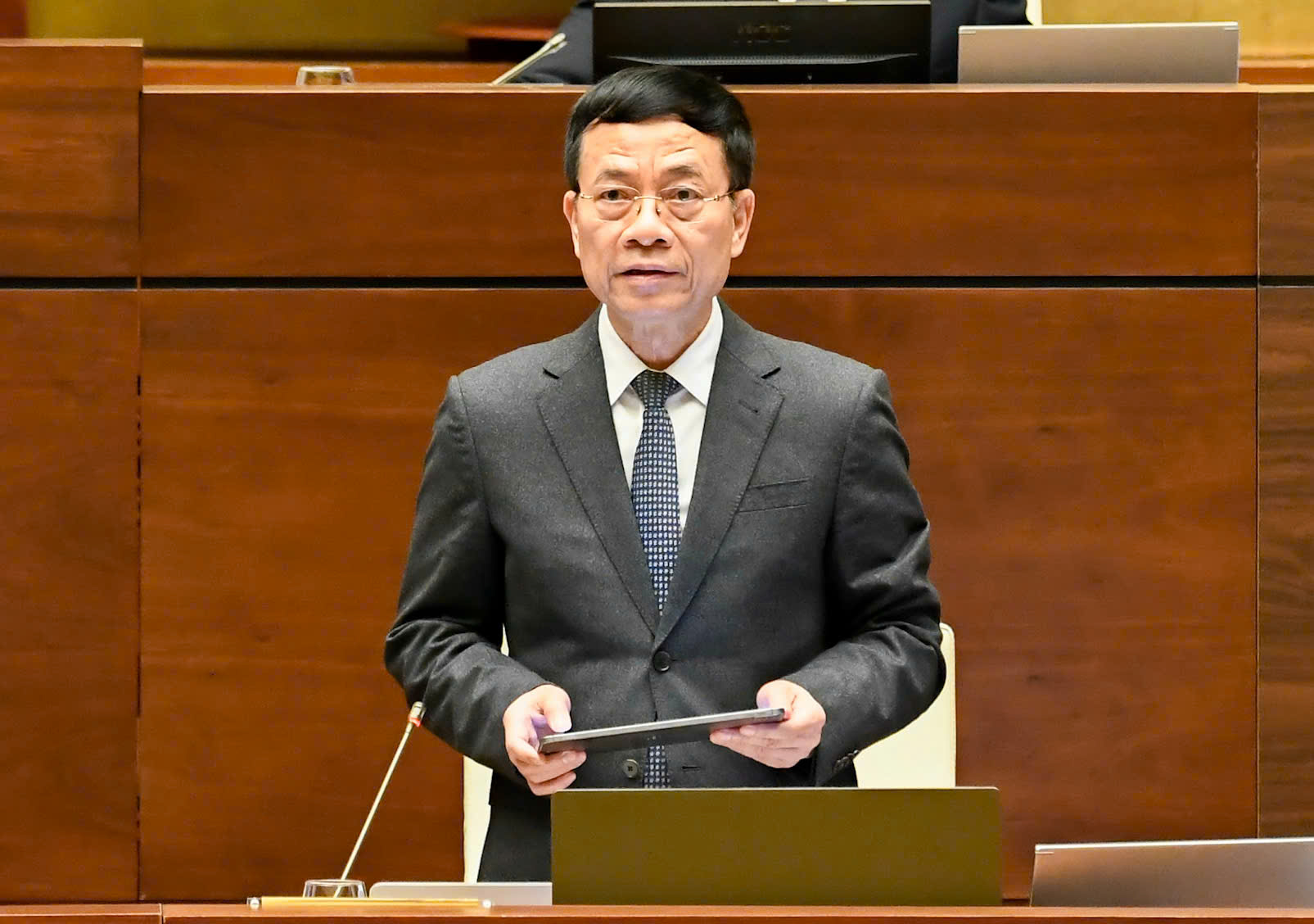 Bộ trưởng KH-CN: Phạt nặng xâm phạm sở hữu trí tuệ như tội 'ăn cắp' ngoài đời - Ảnh 2.