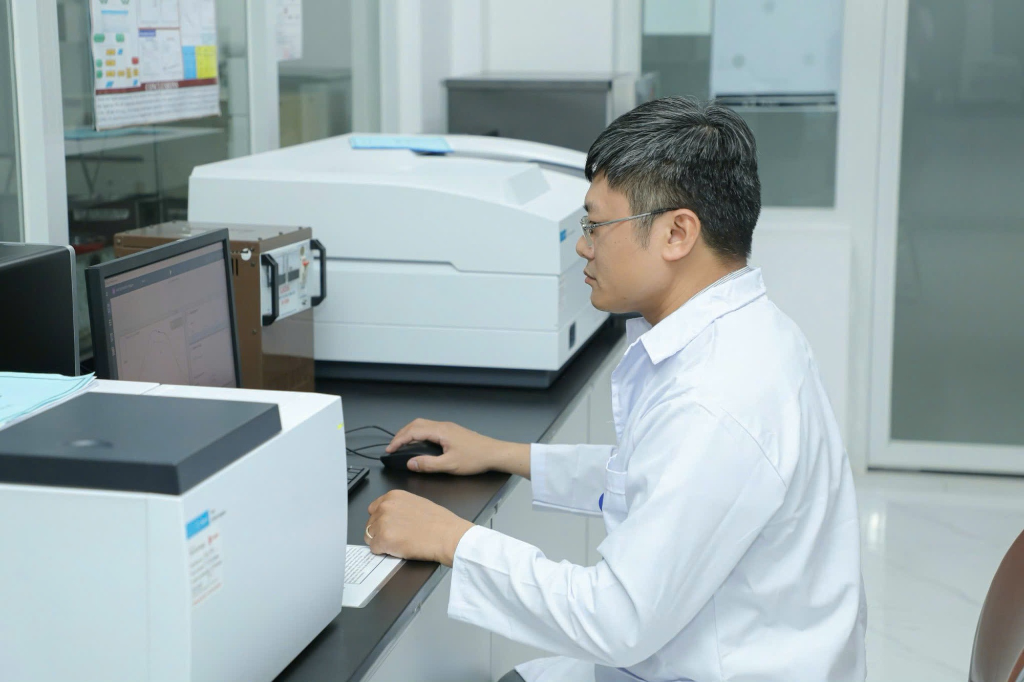 - Foto 1. - Ảnh 1.