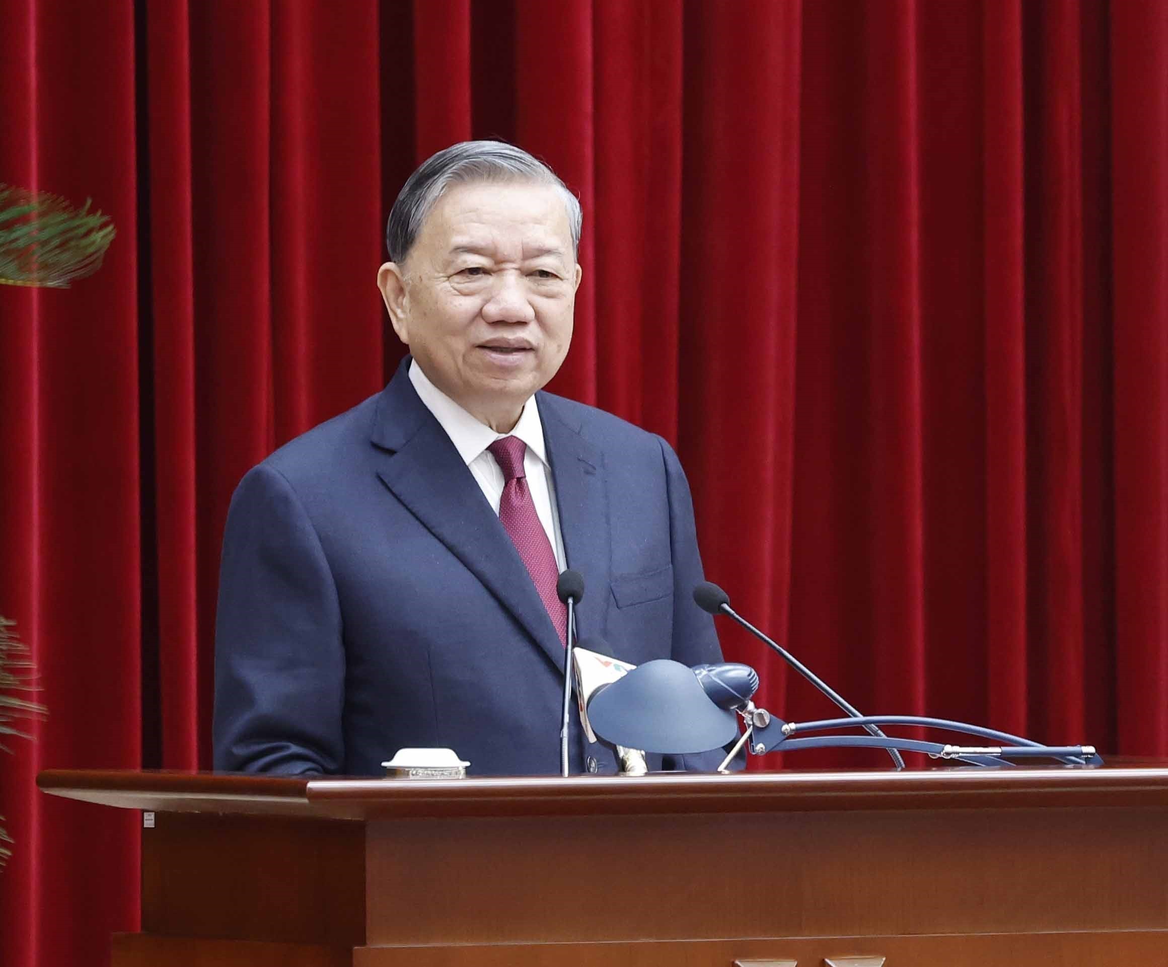 Генеральный секретарь: Нарушения повторяются в течение длительного периода времени, но их медленно выявляют - Фото 1. Tổng Bí thư: Có vi phạm lặp đi lặp lại thời gian dài nhưng chậm phát hiện- Ảnh 1.