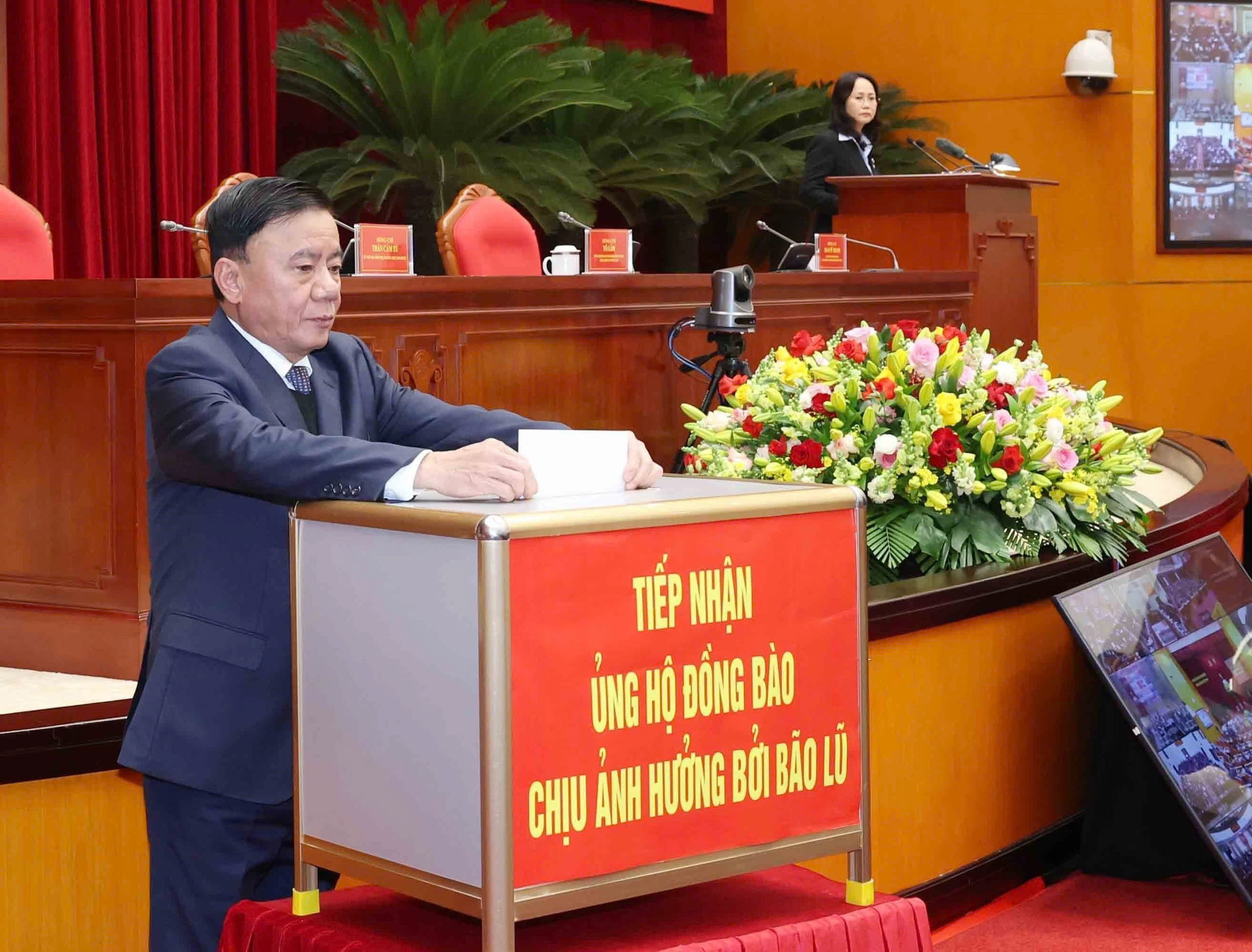 T&ocirc;̉ng Bí thư T&ocirc; L&acirc;m quy&ecirc;n góp ủng h&ocirc;̣ đ&ocirc;̀ng bào thi&ecirc;̣t hại do bão lũ - Ảnh 4.