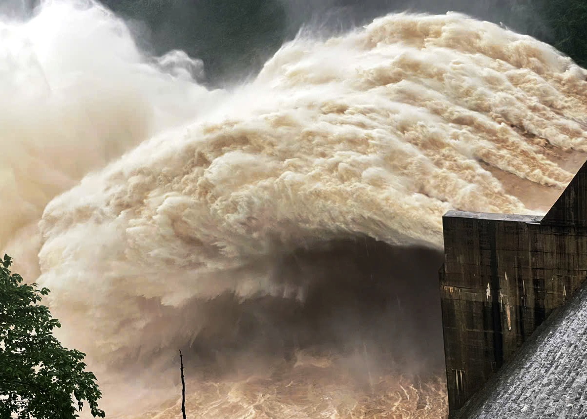 Vì sao Đà Nẵng đề xuất thay cụm từ 'xả lũ' của thủy điện?- Ảnh 1.