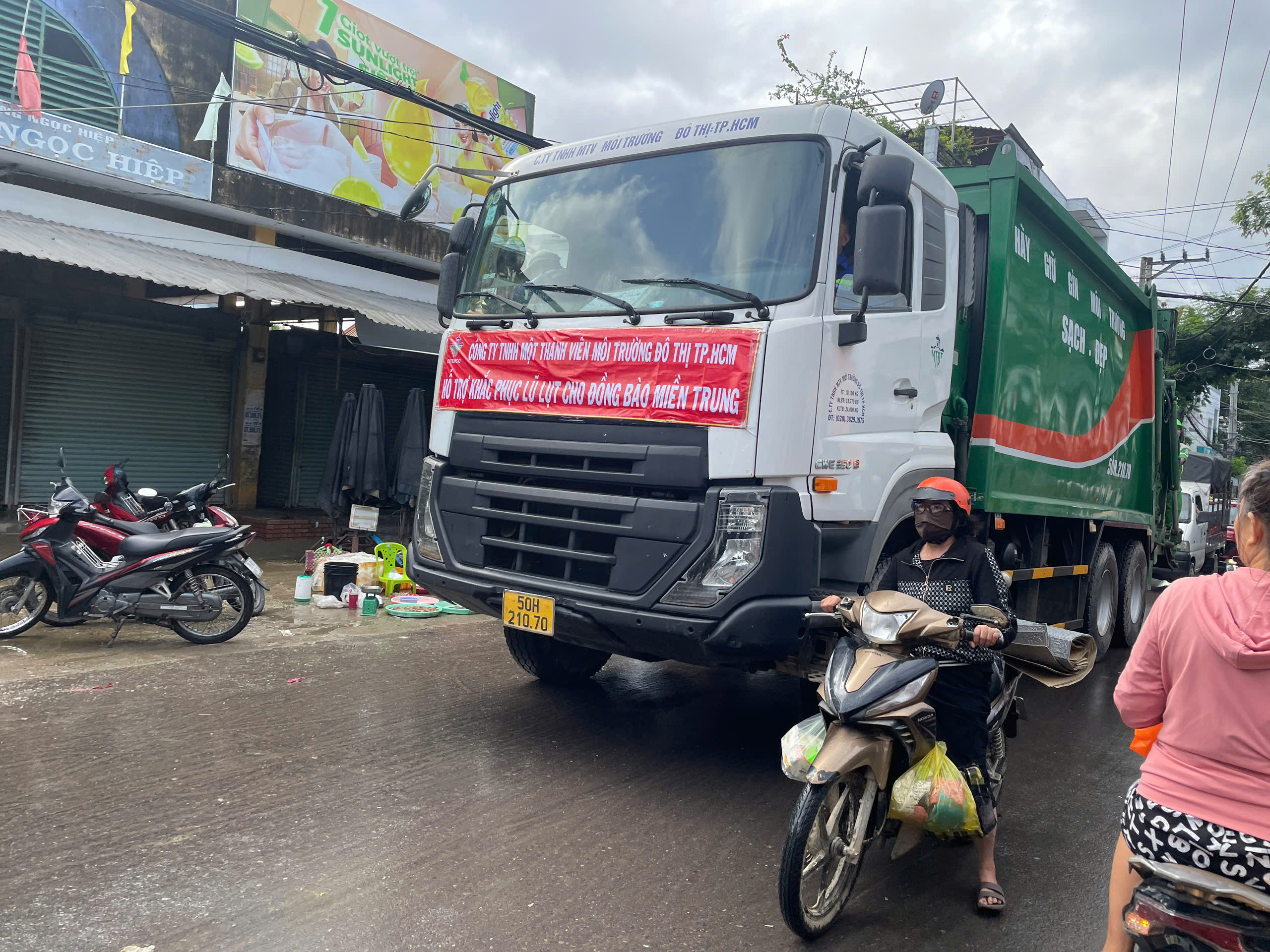 Khánh Hòa cấp tập thu dọn lượng rác khổng lồ ở phường Tây Nha Trang- Ảnh 13. Khánh Hòa cấp tập thu dọn lượng rác khổng lồ ở phường Tây Nha Trang- Ảnh 13.