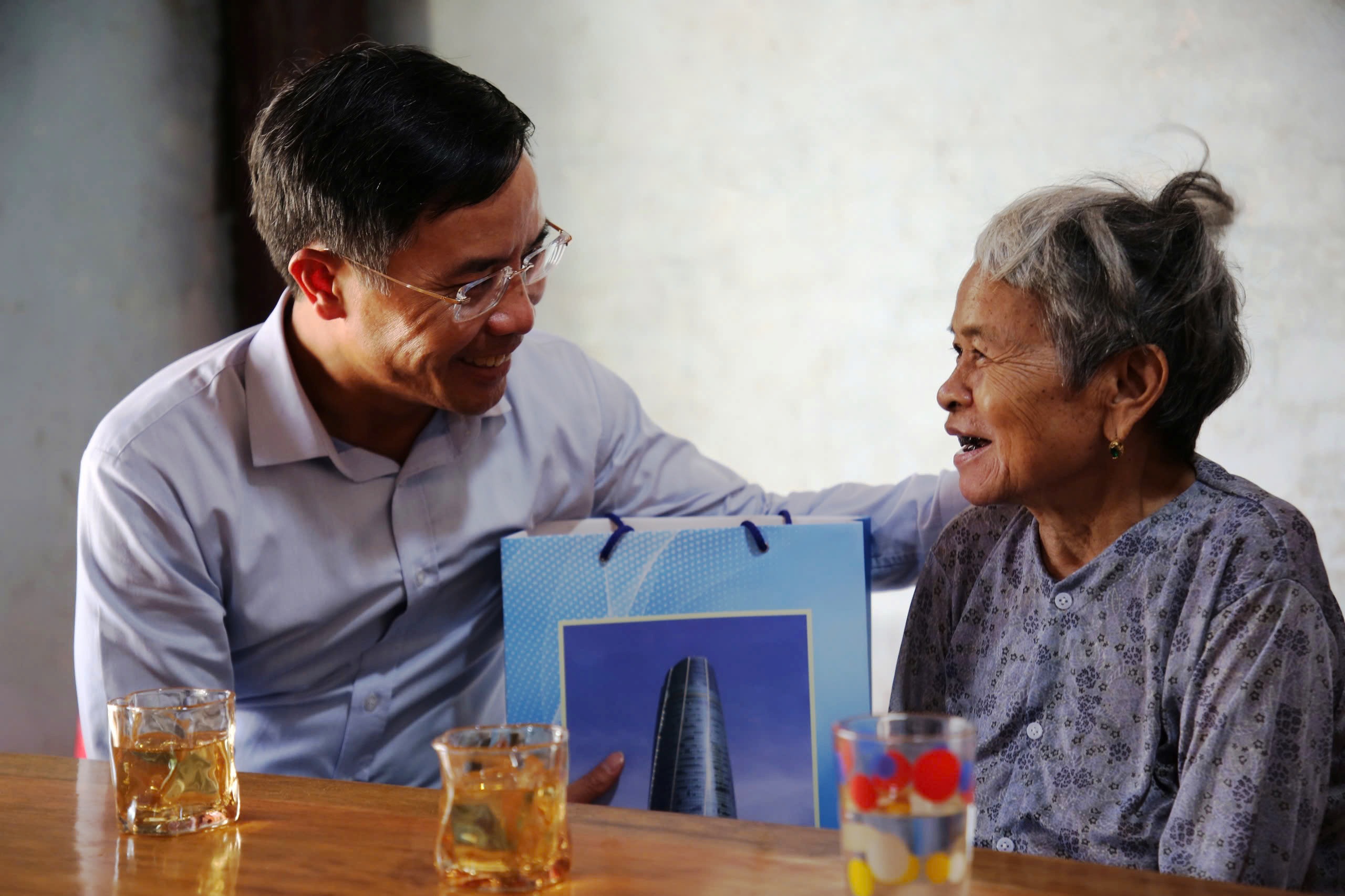 Đà Nẵng lấy con người làm trung tâm của phát triển - Ảnh 1.